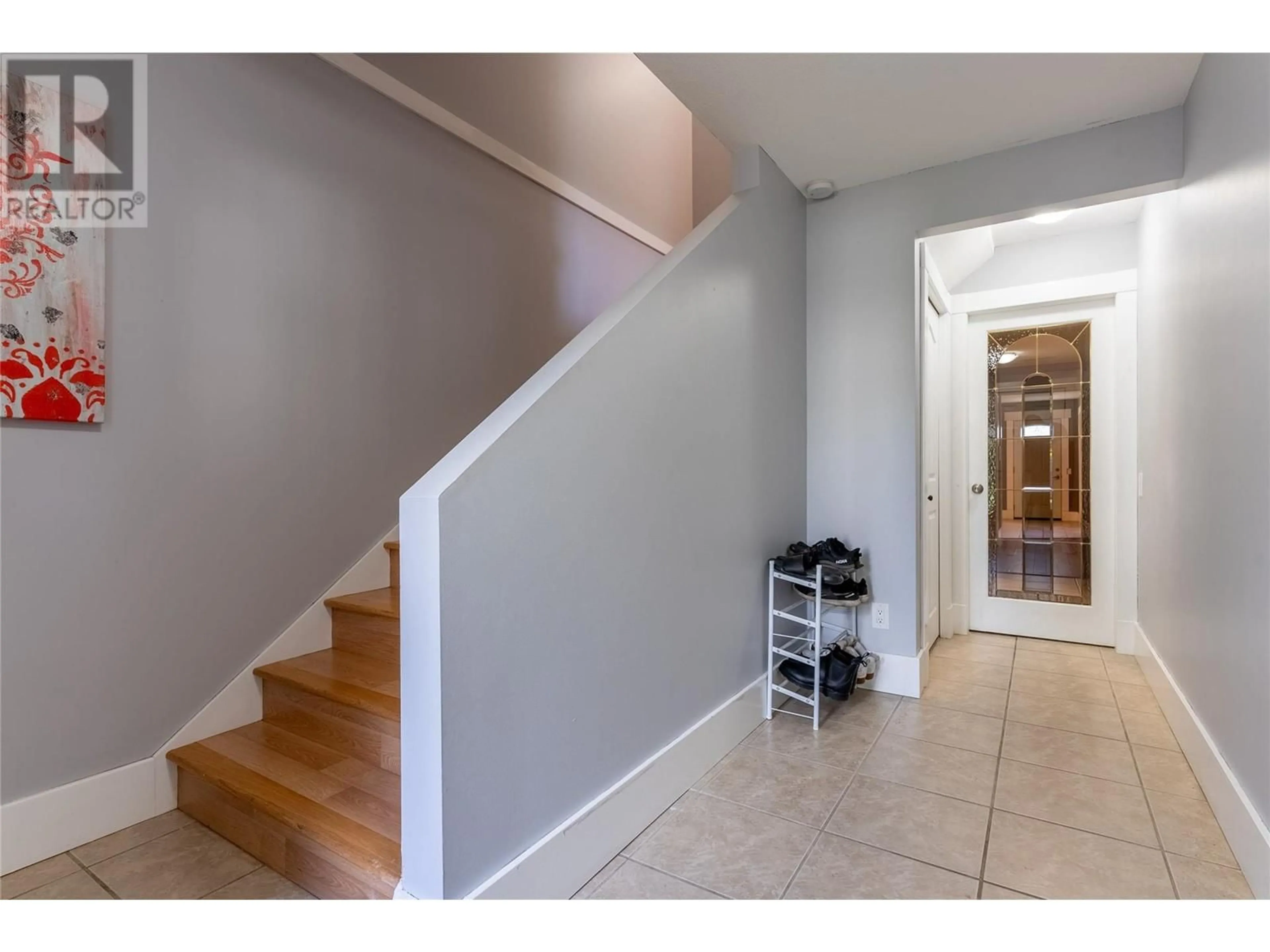 Indoor entryway, wood floors for 2714 TRANQUILLE Road Unit# 23, Kamloops British Columbia V2B7Y2