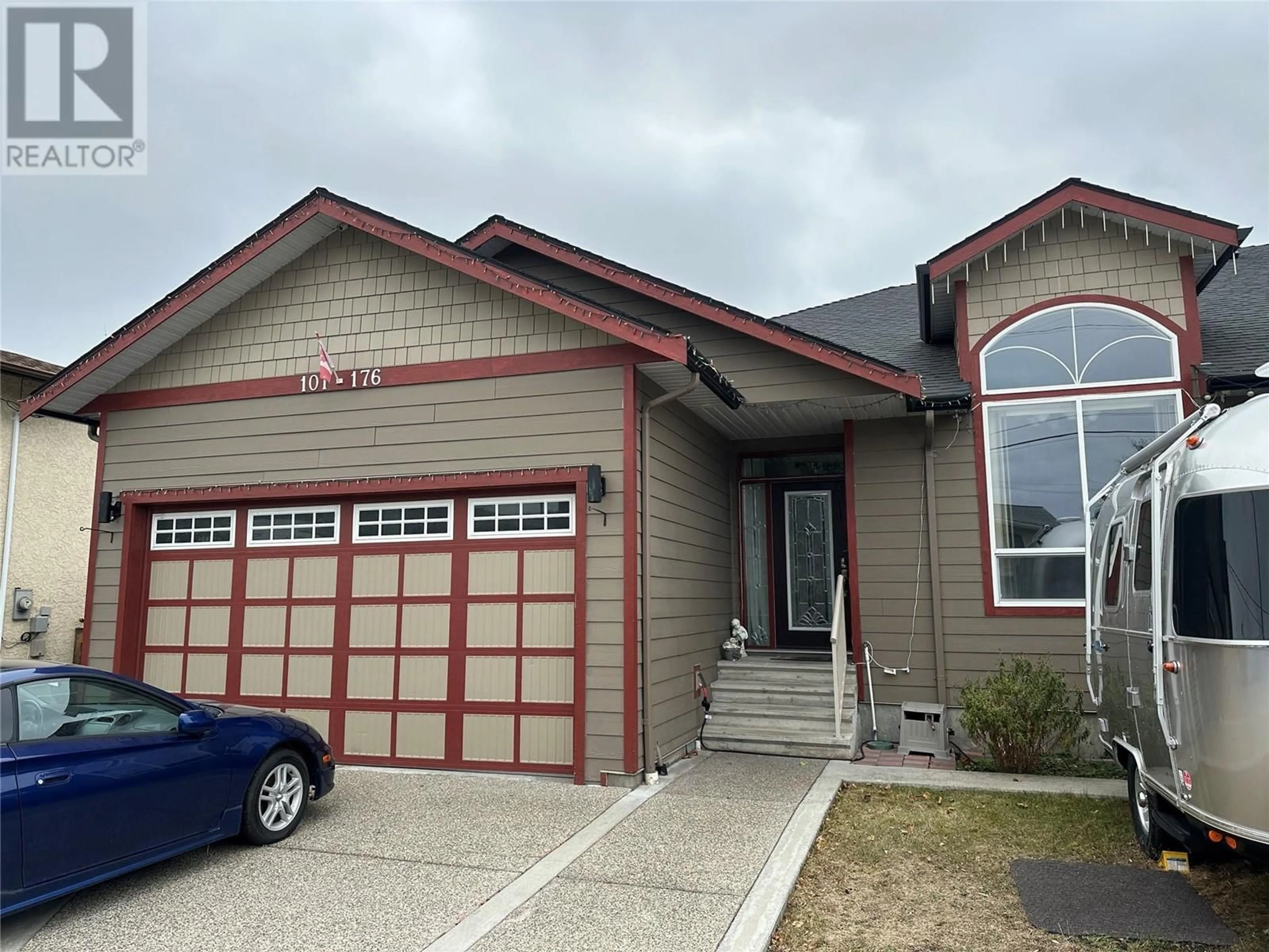 Home with vinyl exterior material, street for 101 - 176 PHOENIX AVENUE, Penticton British Columbia V2A2Z5