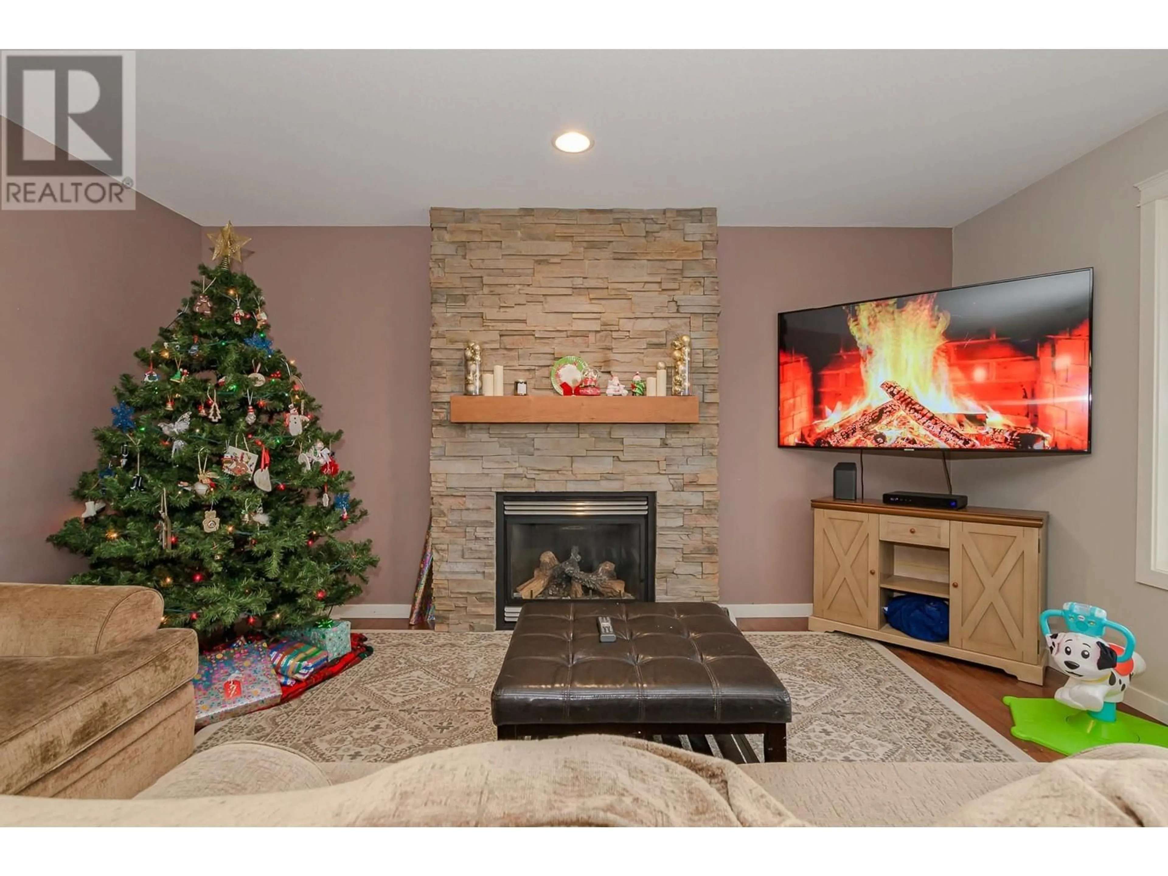 Living room, wood floors for 110 Red Rock Crescent, Enderby British Columbia V0E1V1