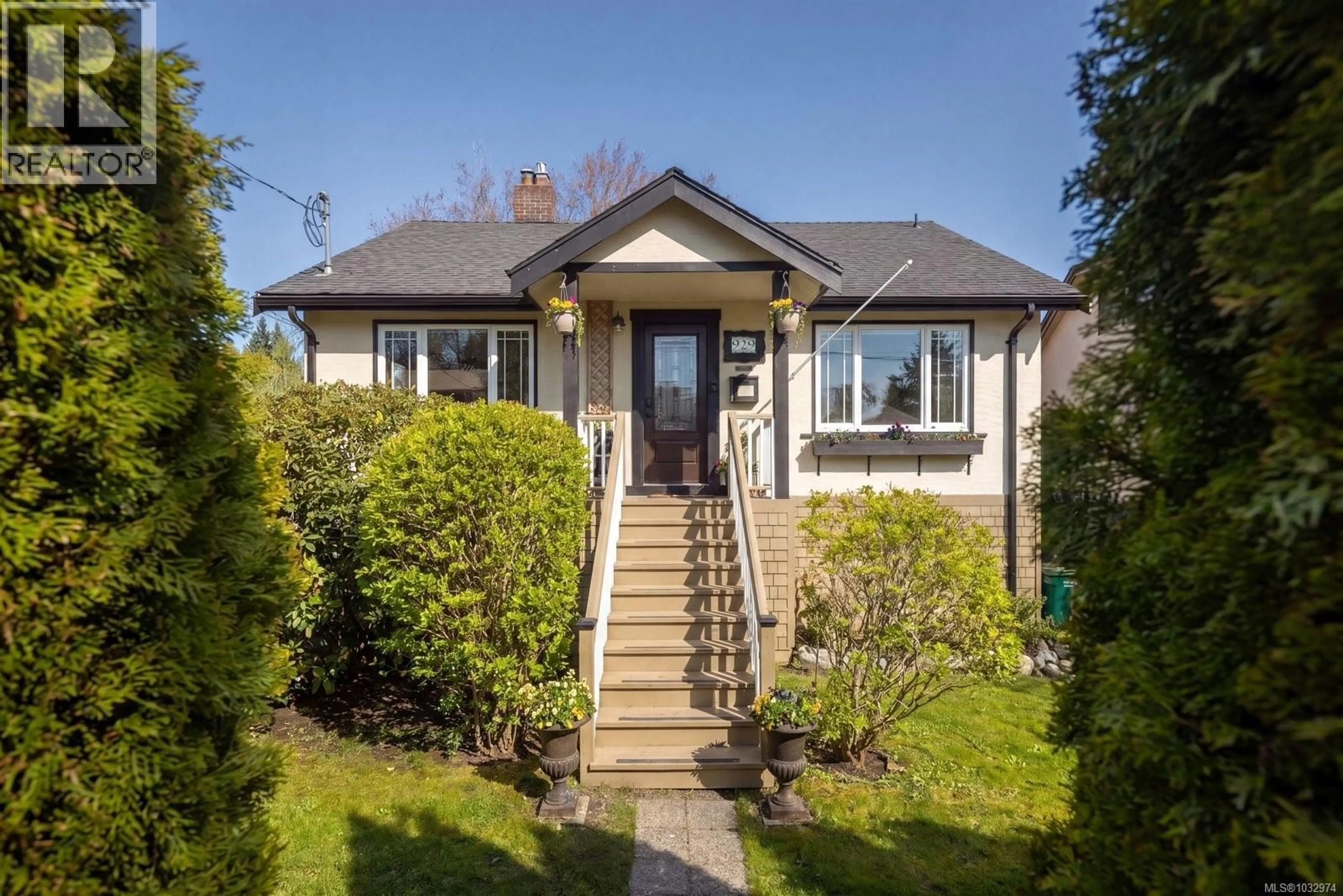 Unknown for 929 EASTER ROAD, Saanich British Columbia V8X2Z9