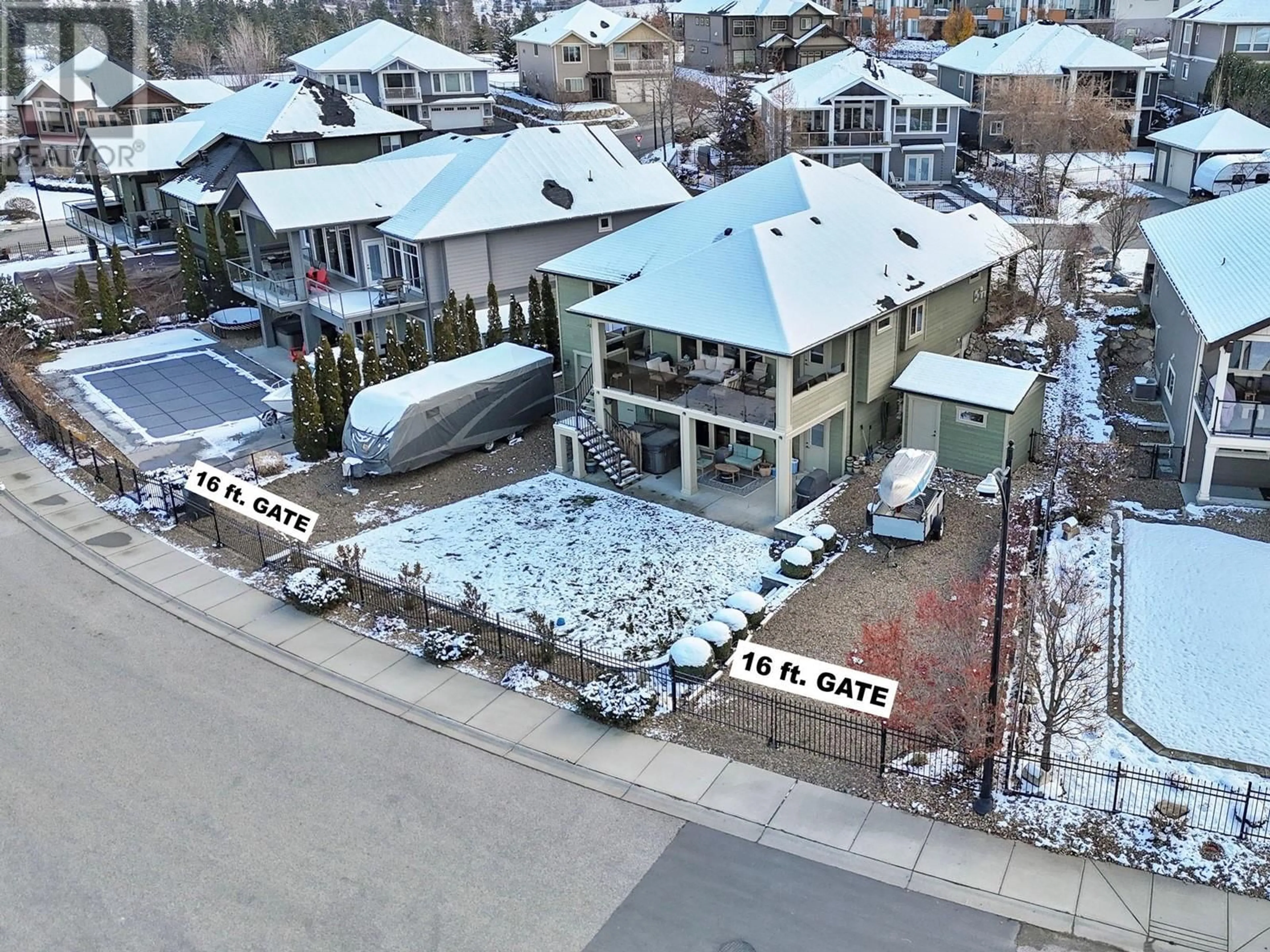 Frontside or backside of a home, the street view for 338 Prestwick Lane, Kelowna British Columbia V1P1R7