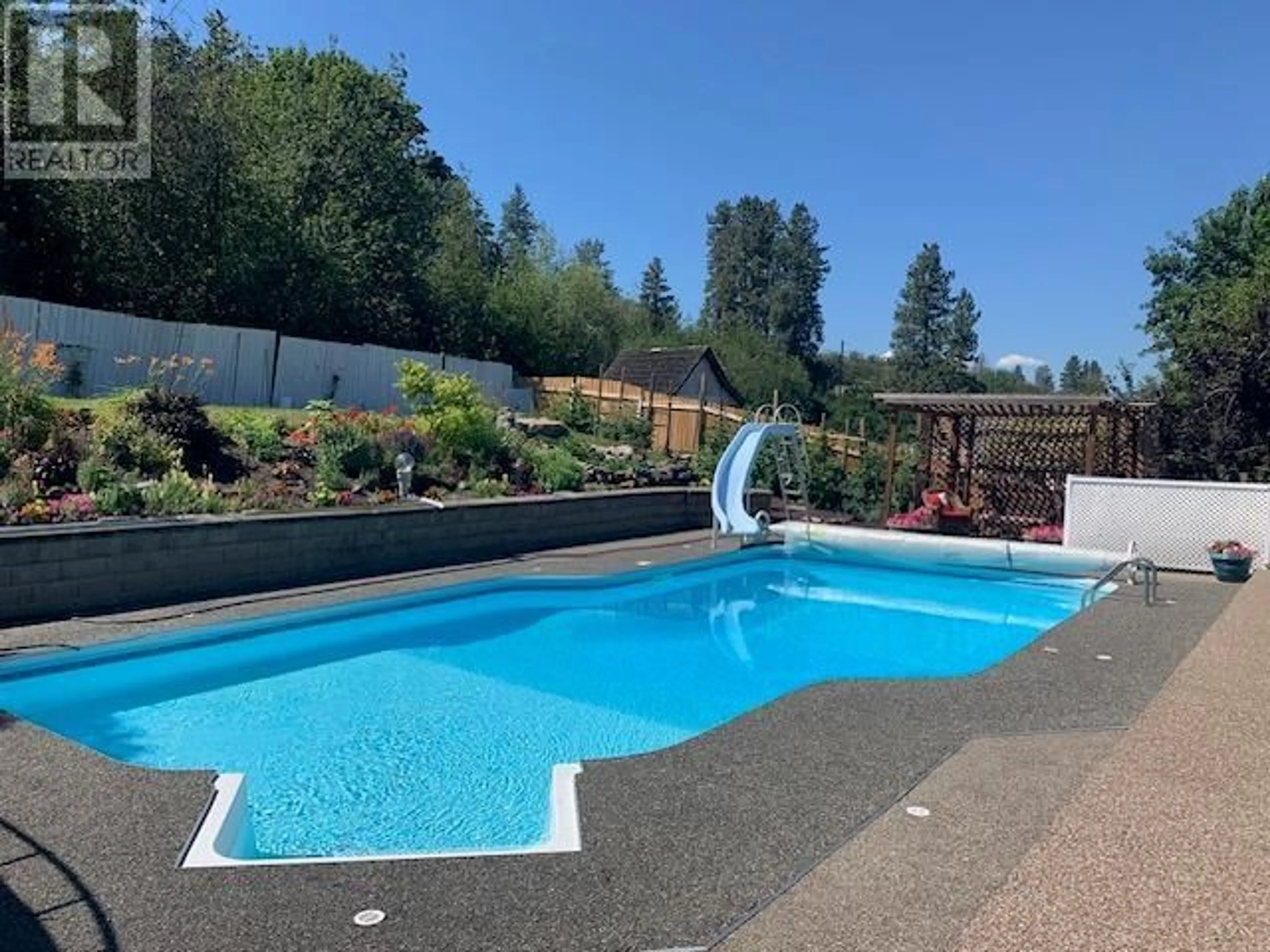 Indoor or outdoor pool for 11708 Palfrey Drive, Coldstream British Columbia V1B1A8