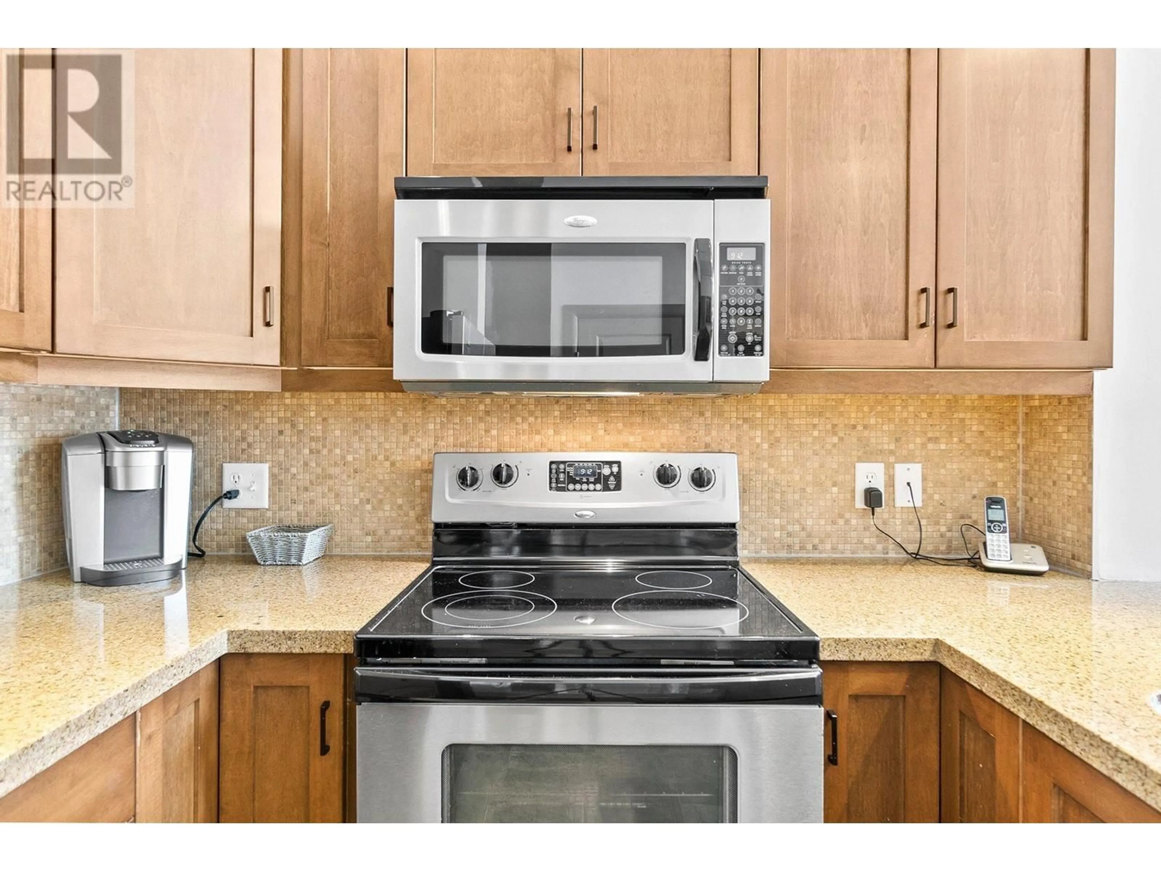 Standard kitchen, unknown for 638 - 654 COOK ROAD, Kelowna British Columbia V1W3G7