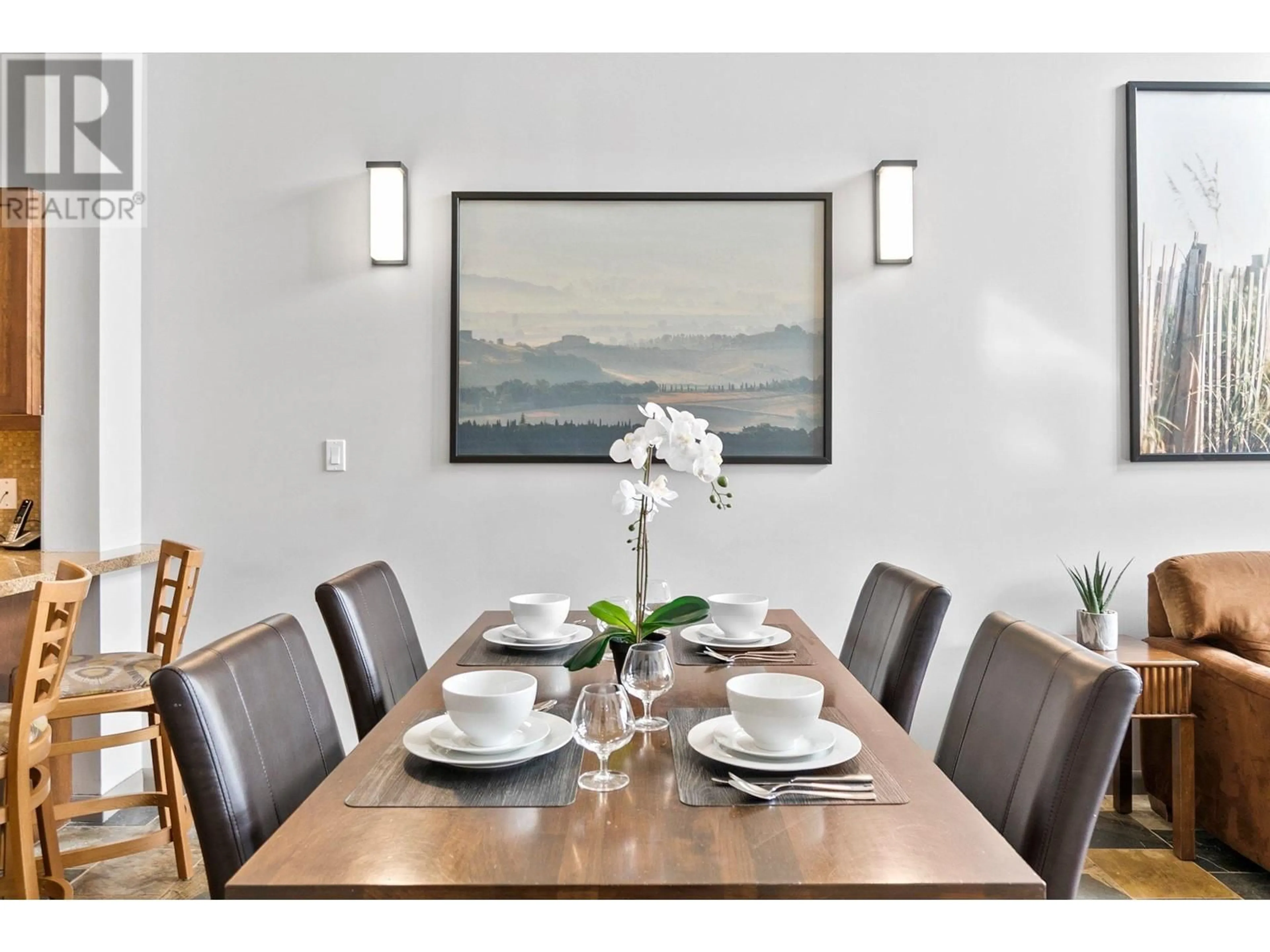 Dining room, wood/laminate floor for 638 - 654 COOK ROAD, Kelowna British Columbia V1W3G7