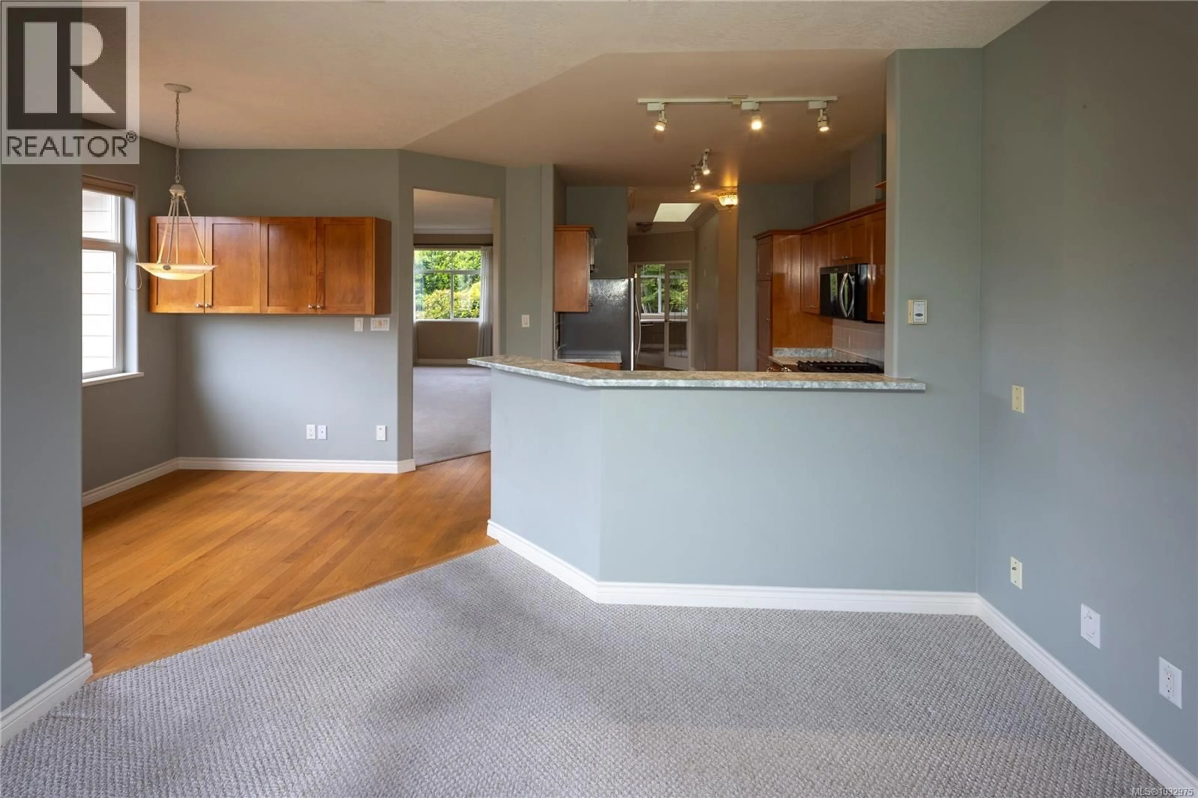 Open concept kitchen, unknown for 15 - 3281 MAPLEWOOD ROAD, Saanich British Columbia V8P3M4