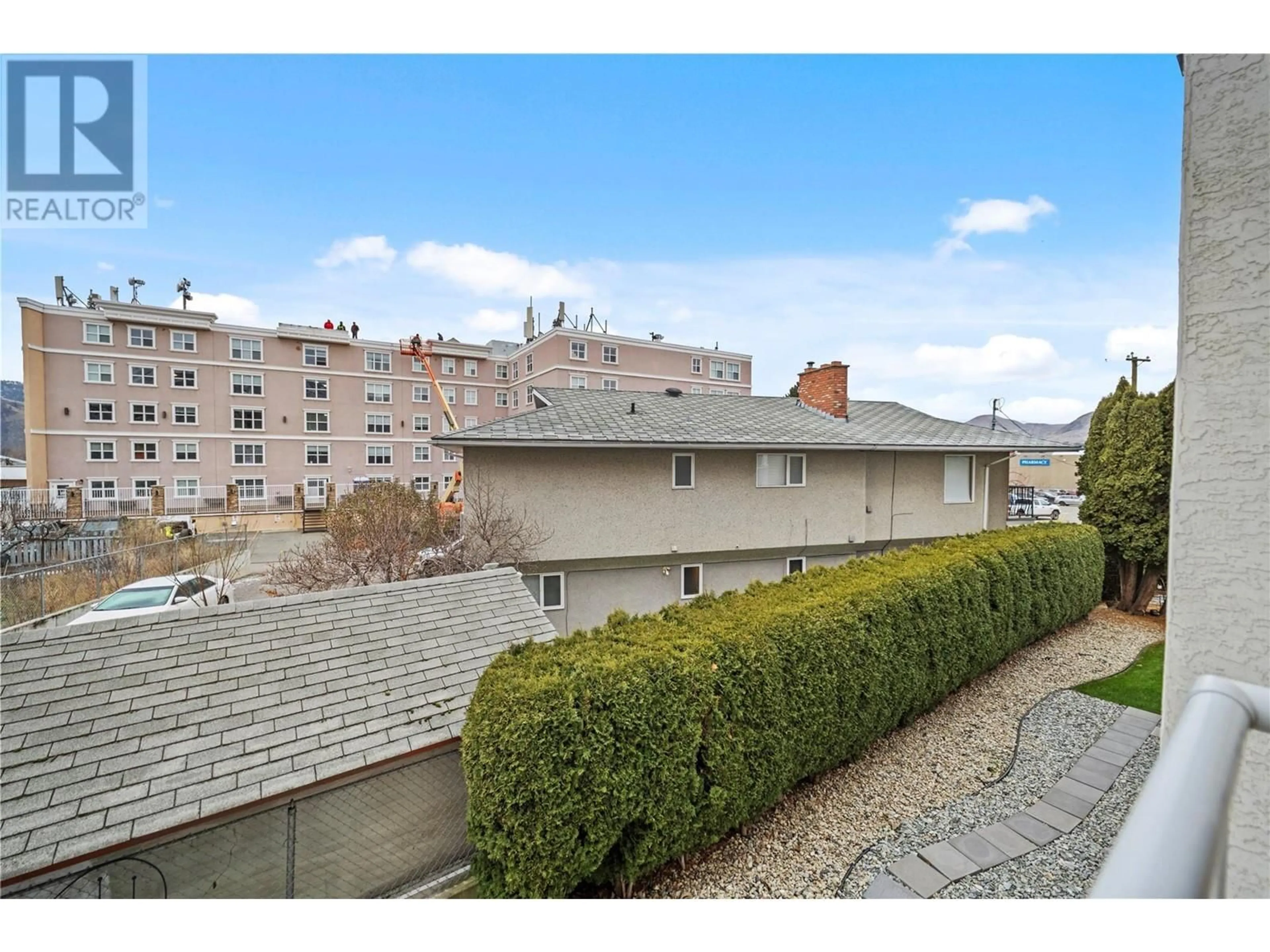 A pic from exterior of the house or condo, the street view for 120 Vernon Avenue Unit# 204, Kamloops British Columbia V2B1L6