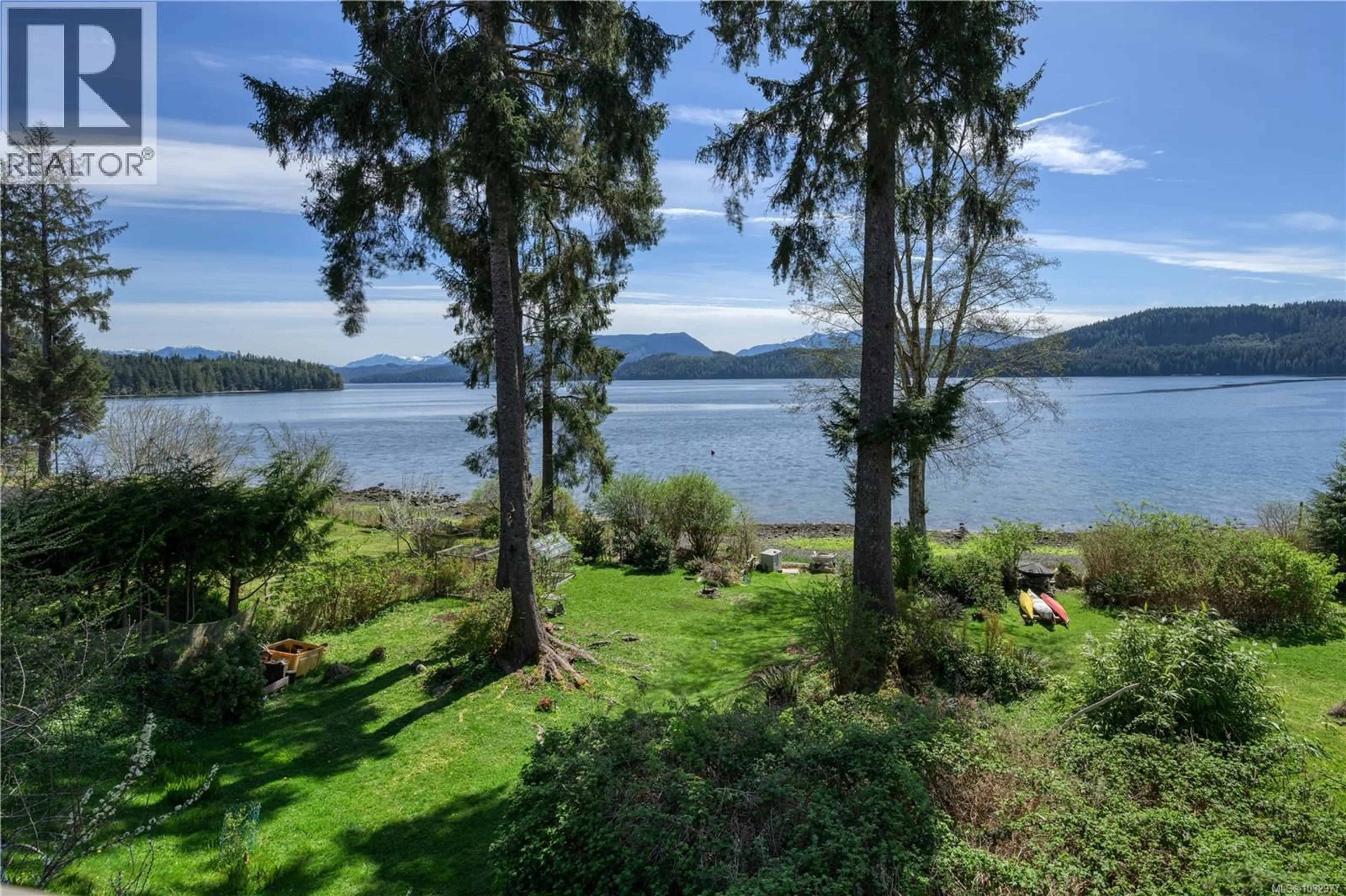 Patio, water/lake/river/ocean view for 321 HARBOUR ROAD, Coal Harbour British Columbia V0N1K0