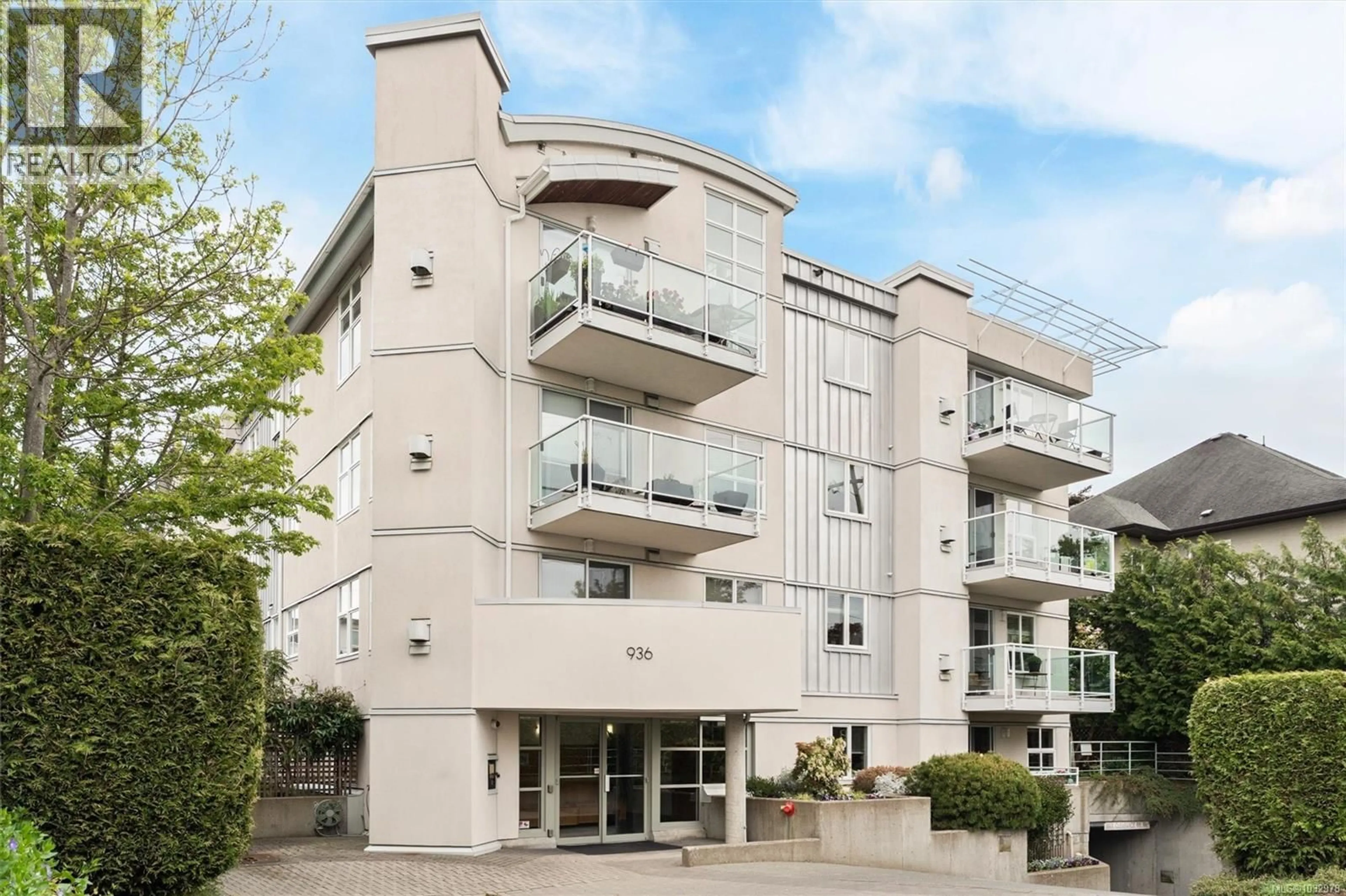 Unknown for 102 - 936 FAIRFIELD ROAD, Victoria British Columbia V8V3A4