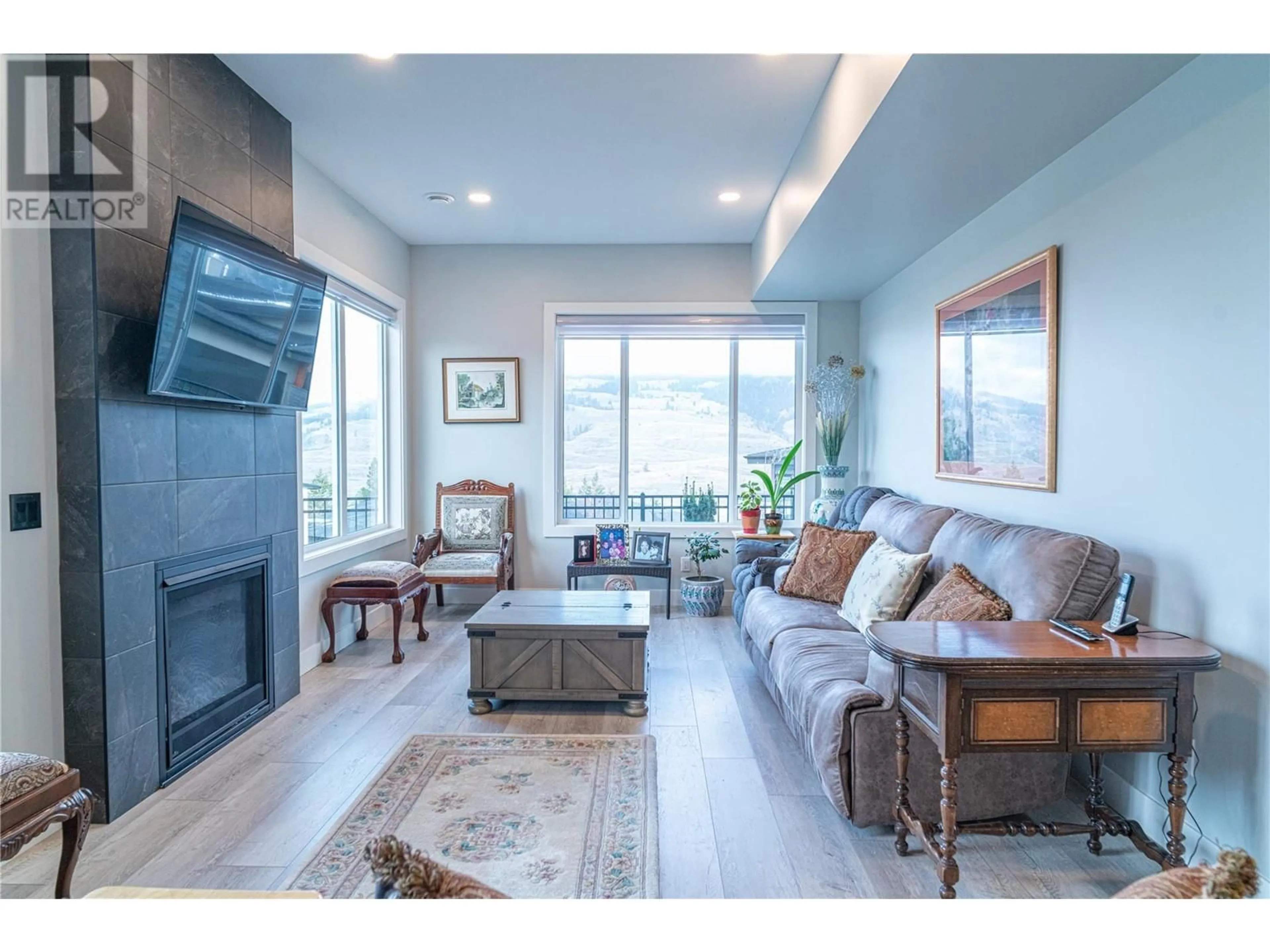 Living room with furniture, unknown for 540 BARRA LANE, Kelowna British Columbia V1P1T1
