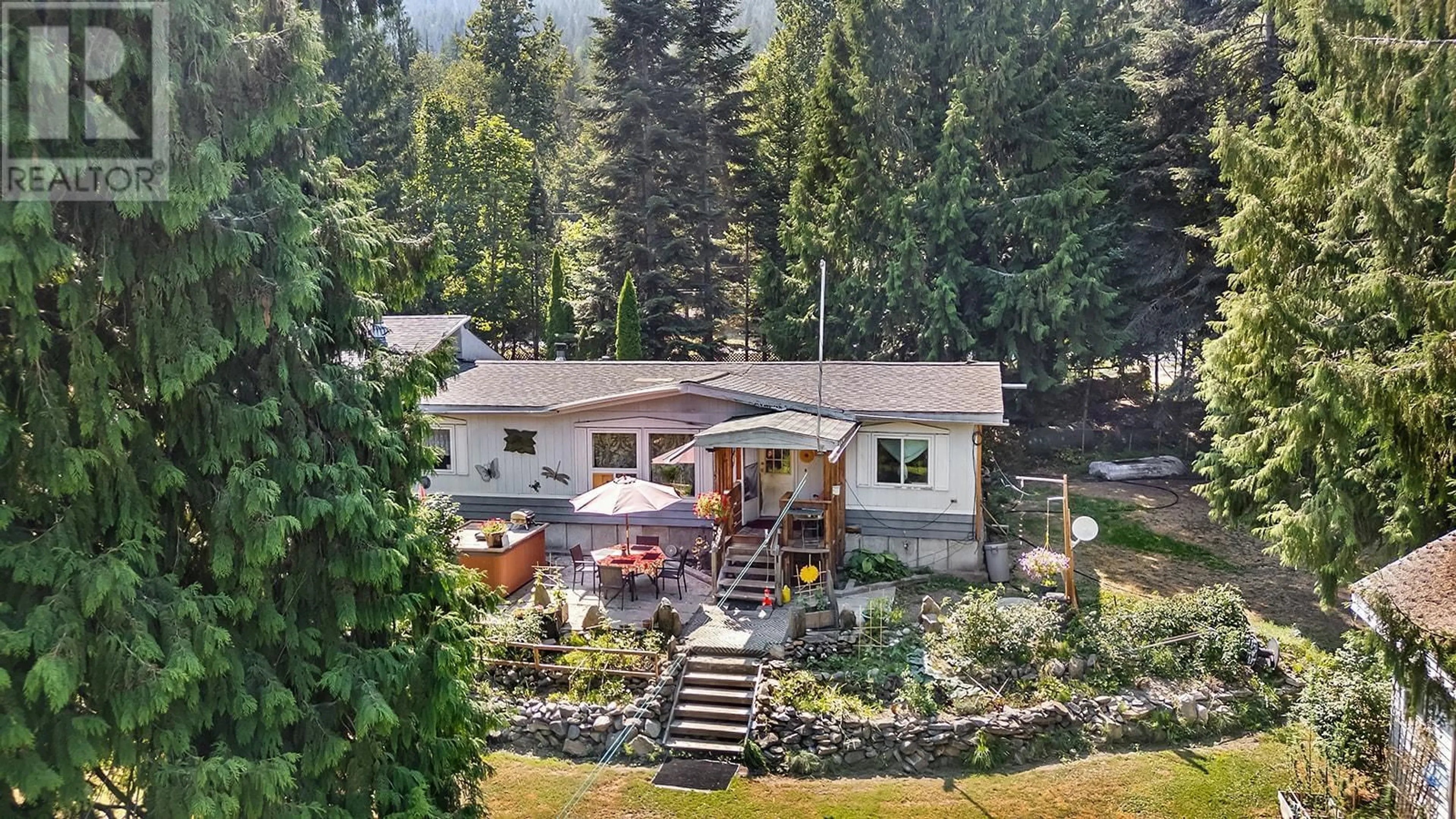 A pic from exterior of the house or condo, cottage for 876 BALSAM Road, Creston British Columbia V0B1G7