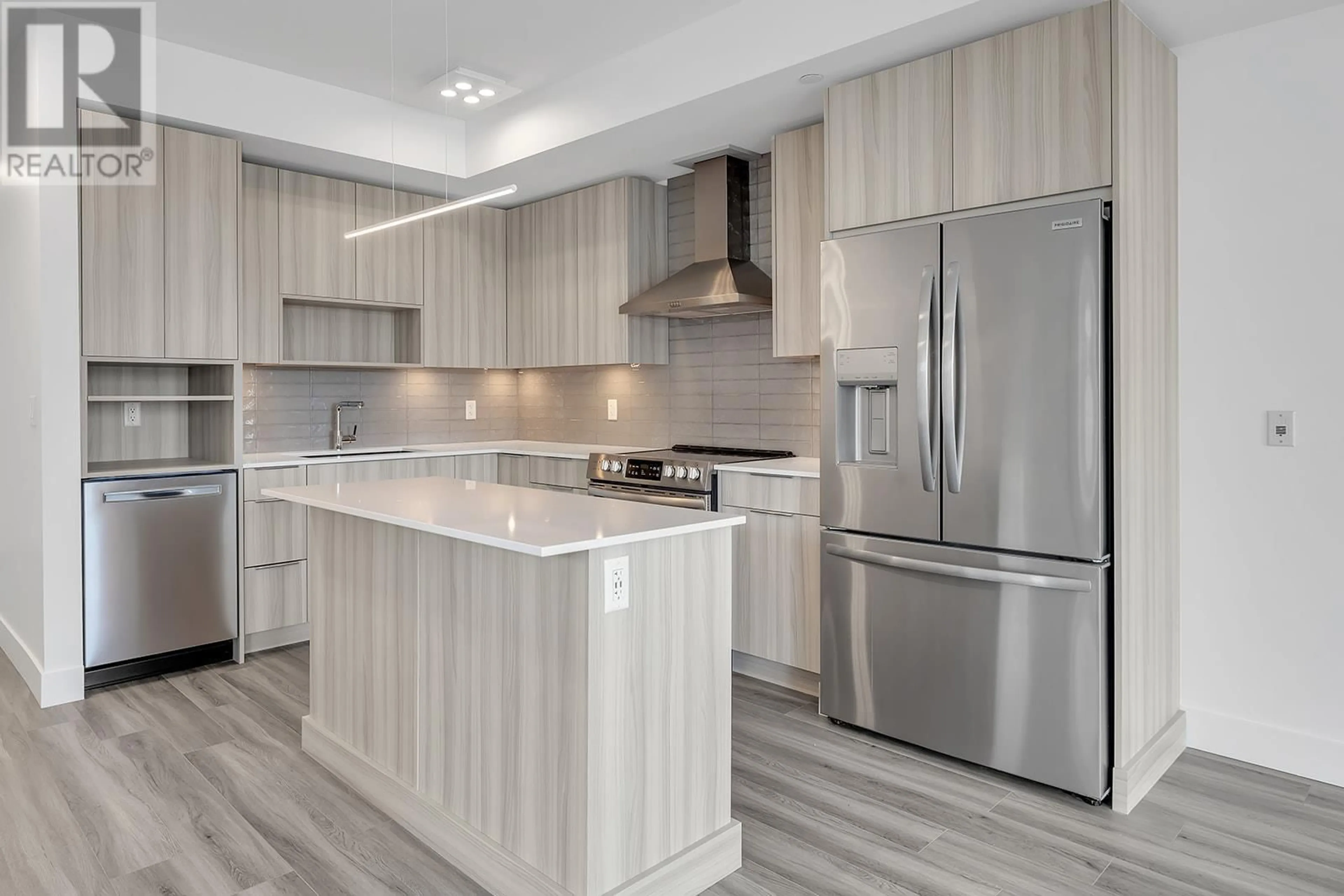 Unknown for 502C - 3642 MISSION SPRINGS DRIVE, Kelowna British Columbia V1W0E1