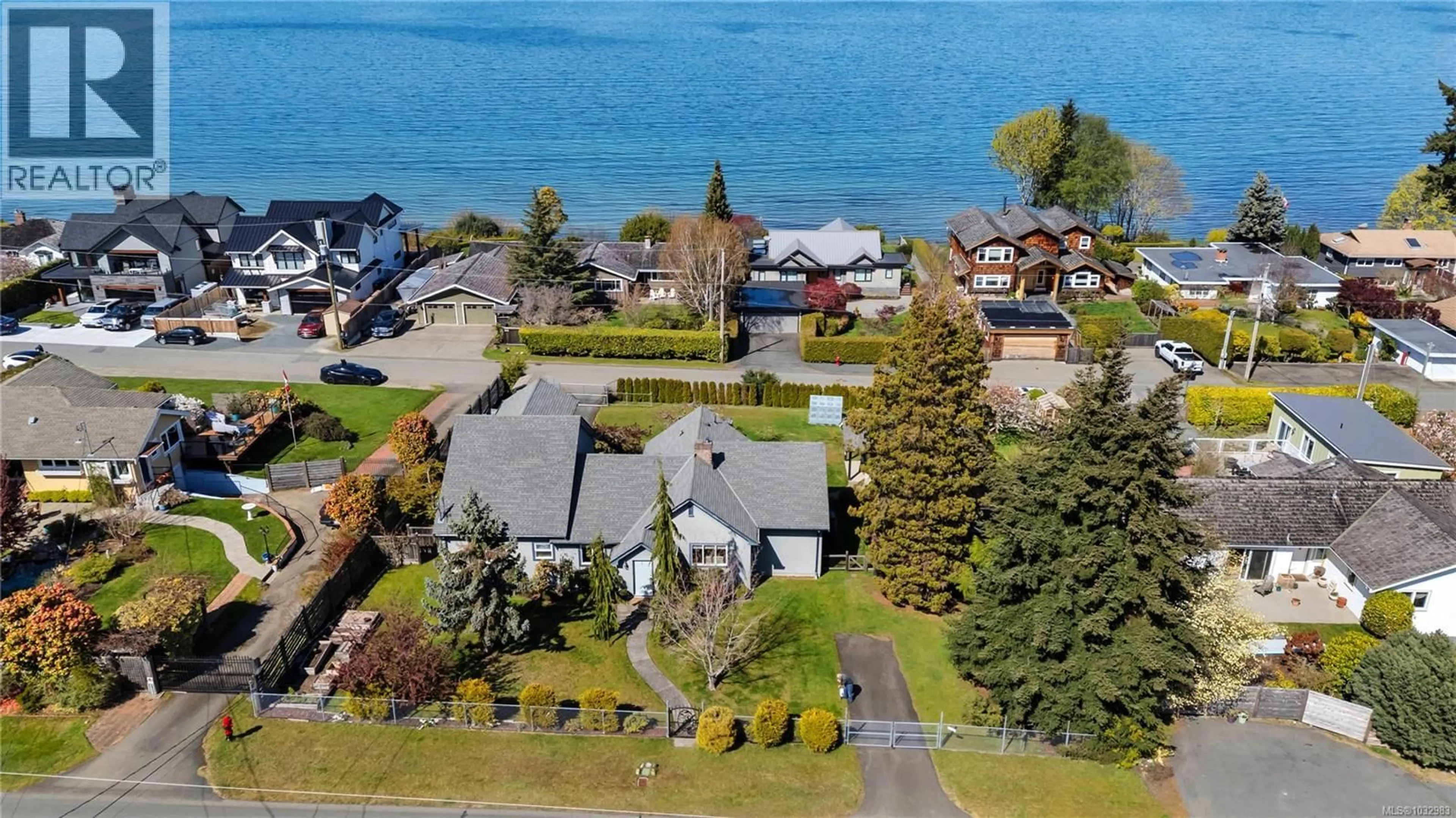 A pic from outside/outdoor area/front of a property/back of a property/a pic from drone, water/lake/river/ocean view for 315 CRESCENT ROAD WEST, Qualicum Beach British Columbia V9K1J7