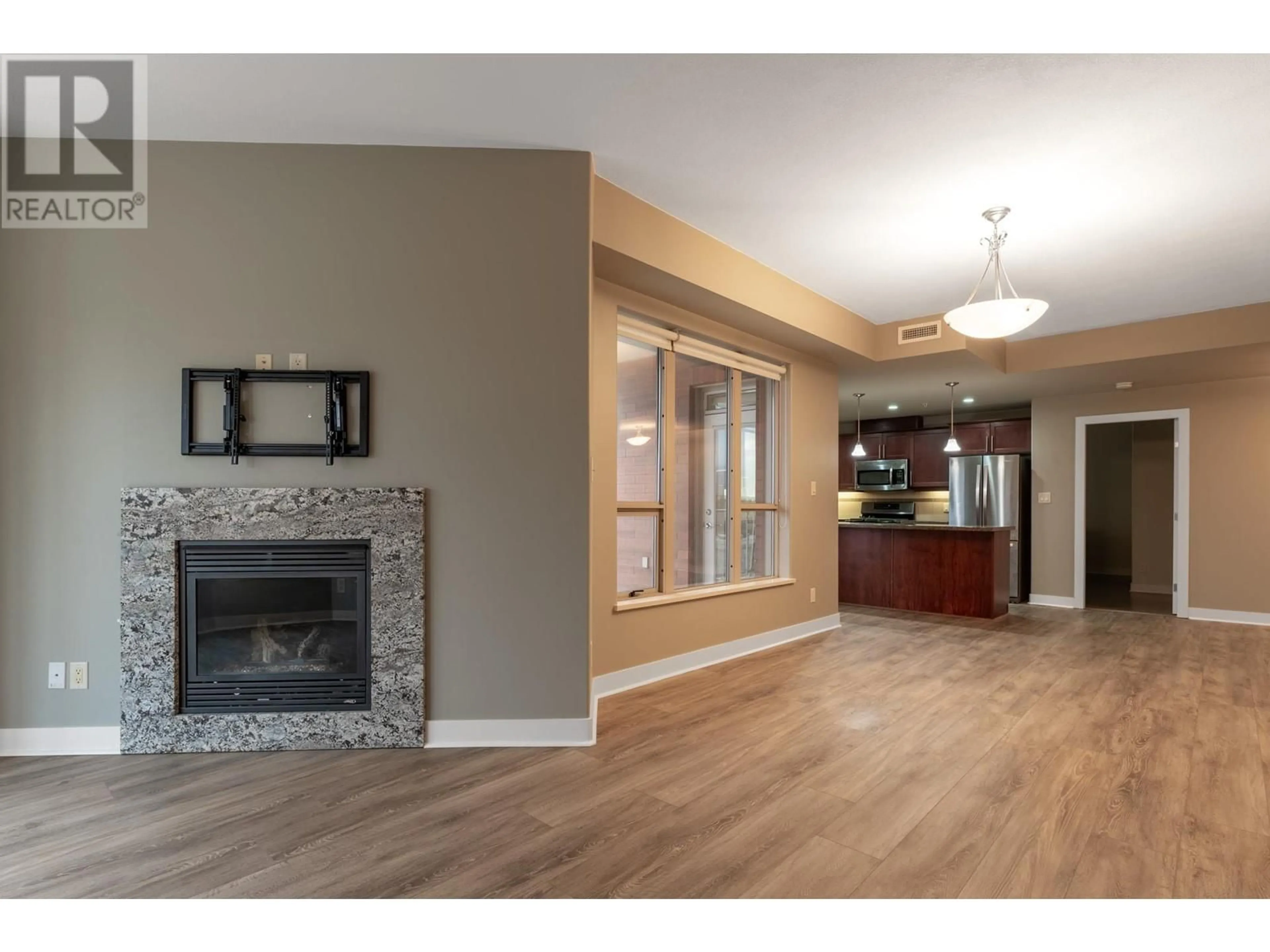 Unknown for 708 - 1160 BERNARD AVENUE, Kelowna British Columbia V1Y6R2
