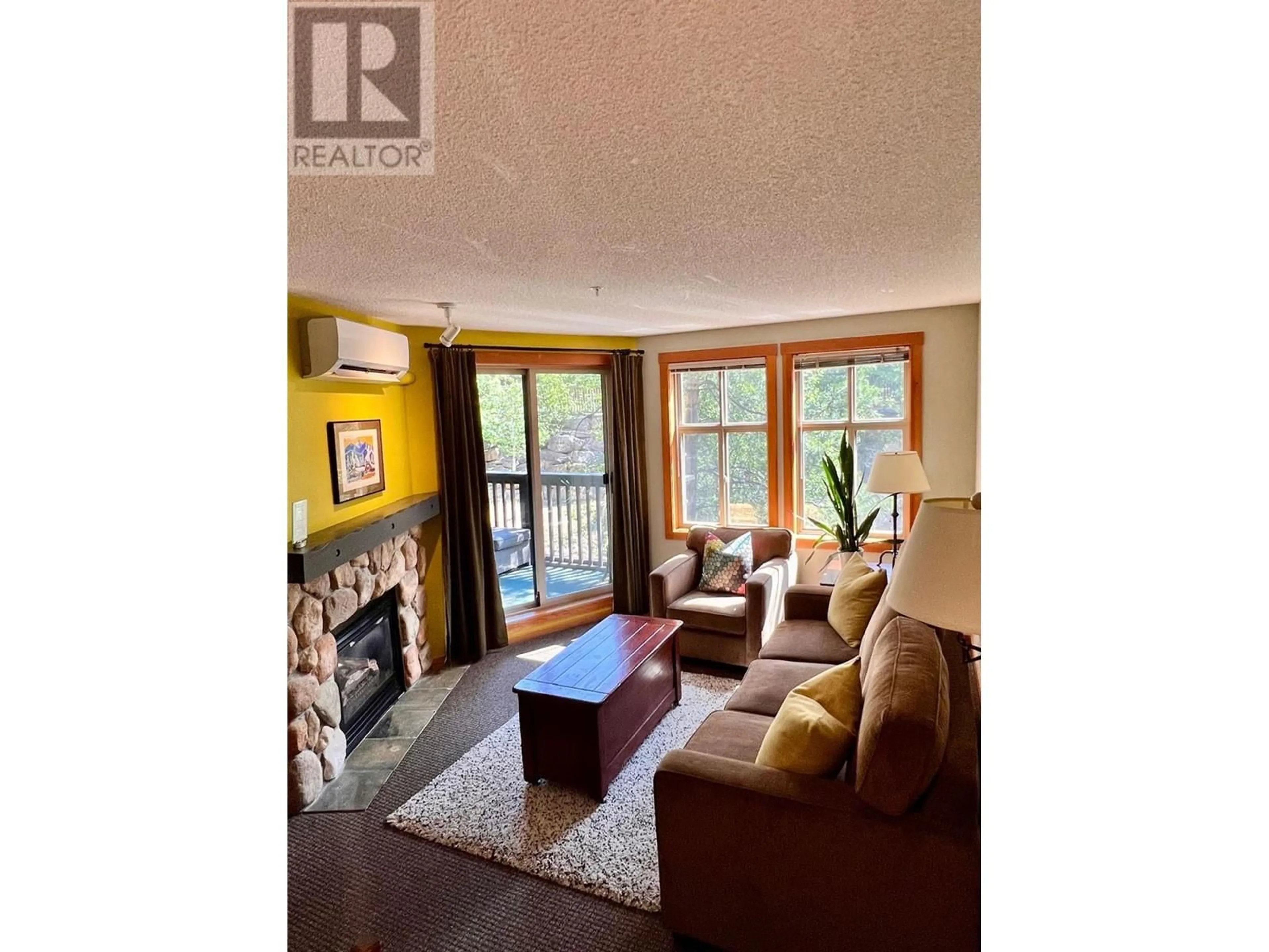 Living room, wood floors for 2060 Summit Drive Unit# 313, Panorama British Columbia V0A1T0