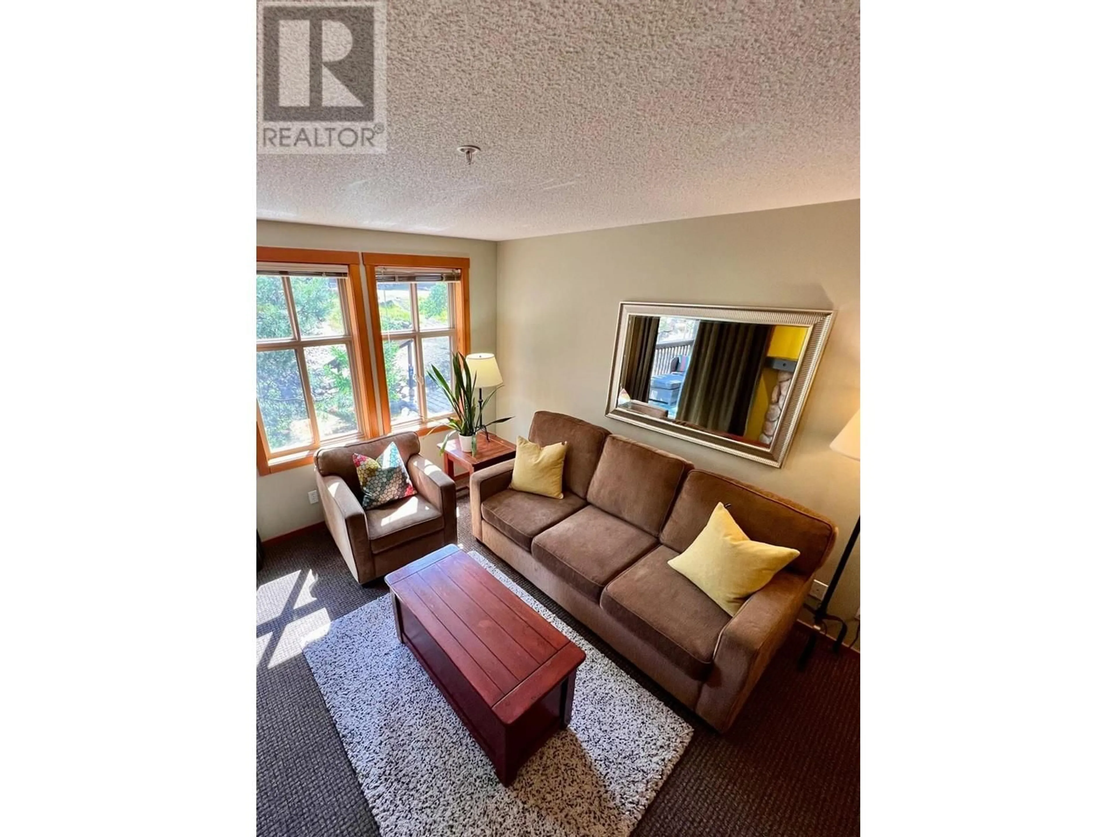 Living room, wood floors for 2060 Summit Drive Unit# 313, Panorama British Columbia V0A1T0