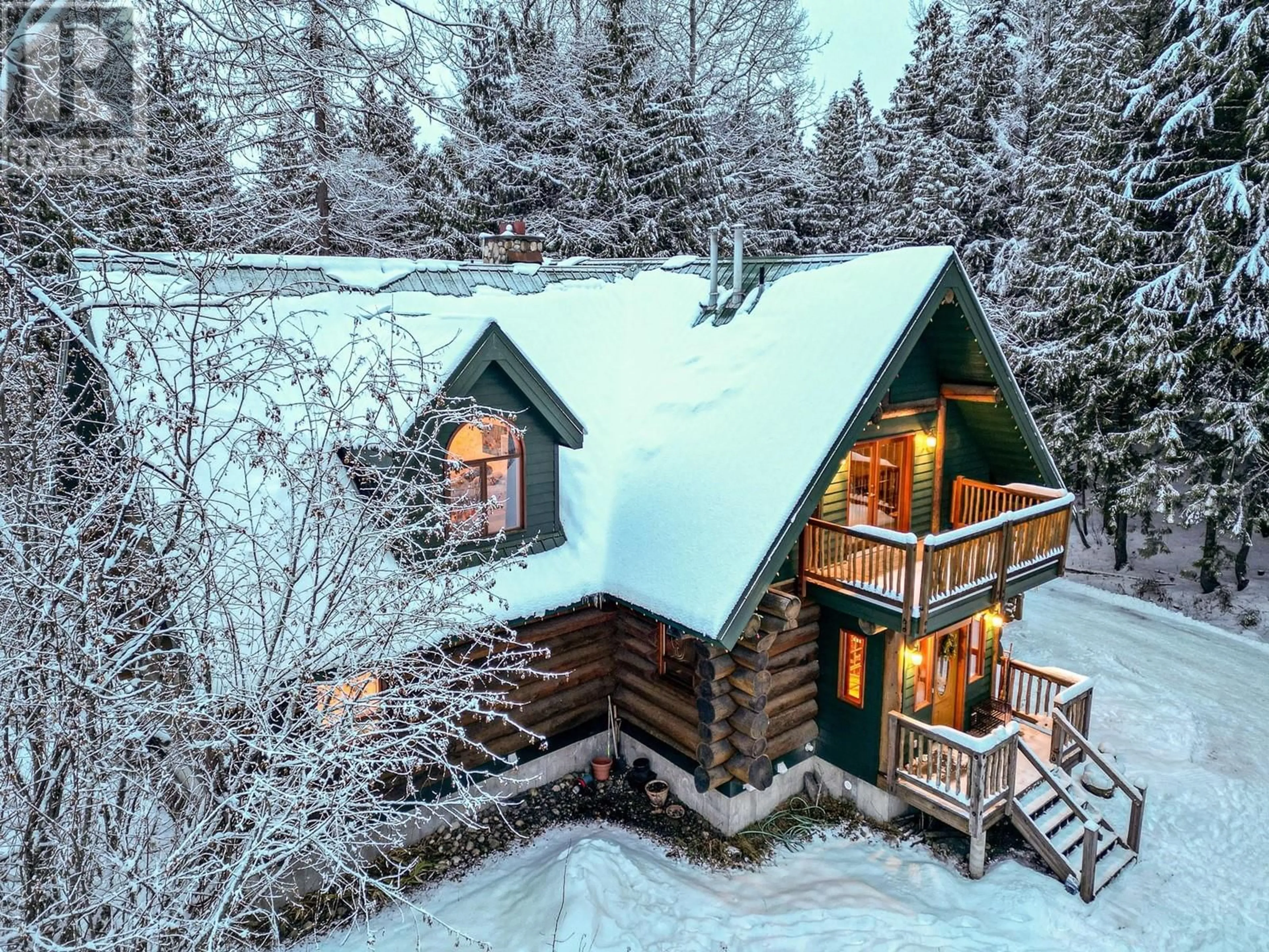 A pic from outside/outdoor area/front of a property/back of a property/a pic from drone, mountain view for 1177 DAVIS Street, Rossland British Columbia V0G1Y0