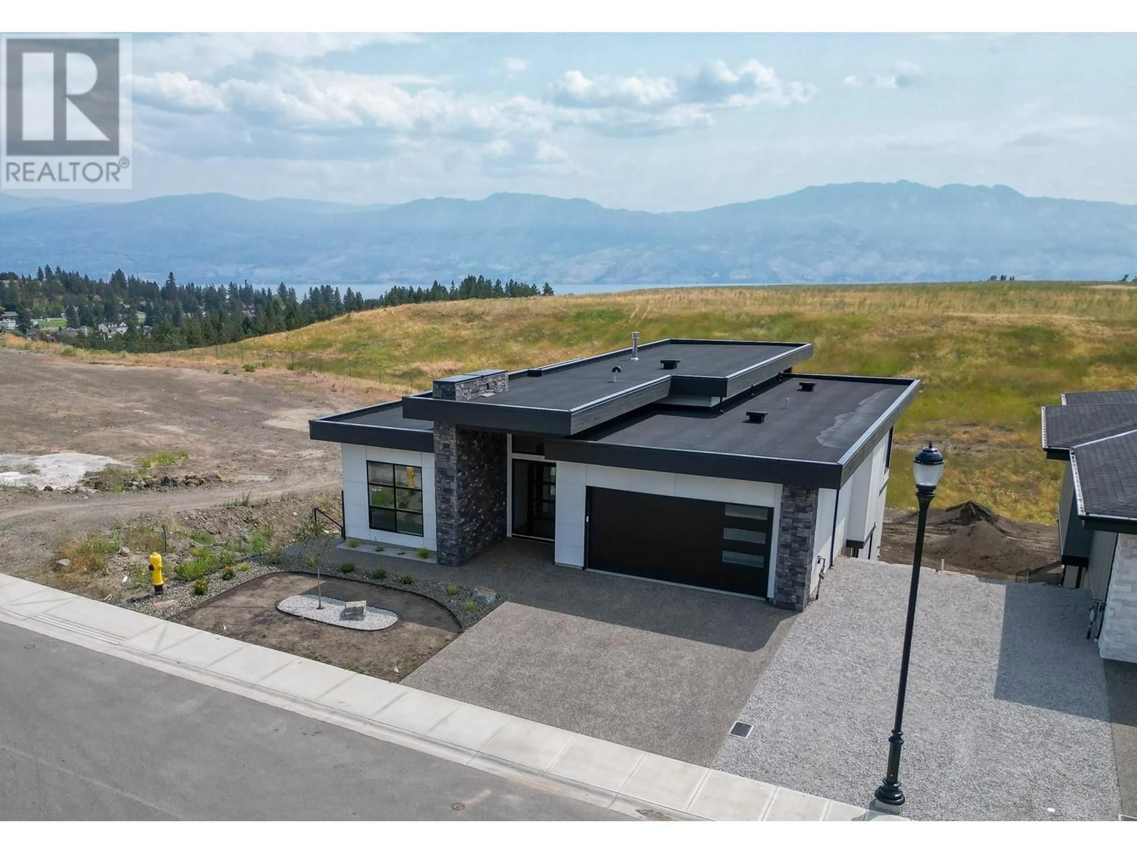 Frontside or backside of a home, mountain for 2537 Pinnacle Ridge Drive, West Kelowna British Columbia V4T0E3