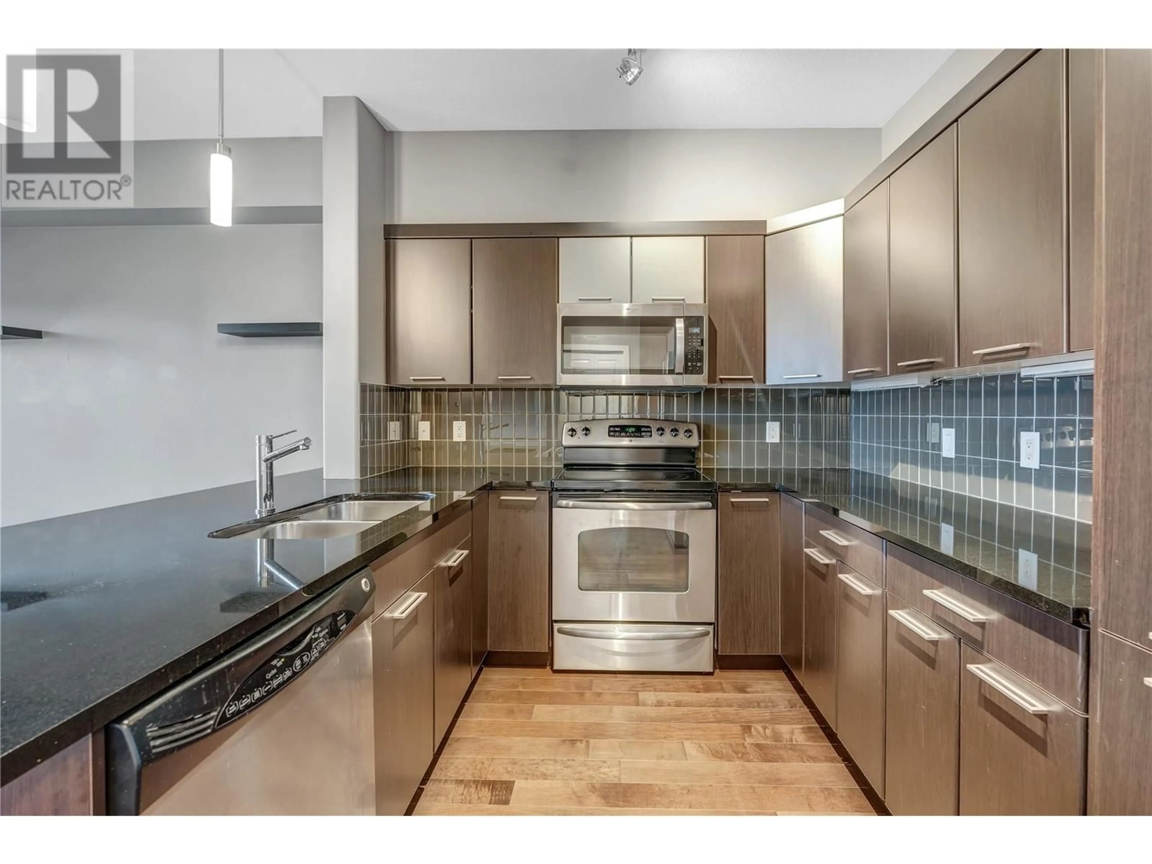 Standard kitchen, ceramic/tile floor for 513 - 3645 CARRINGTON ROAD, West Kelowna British Columbia V4T2C2