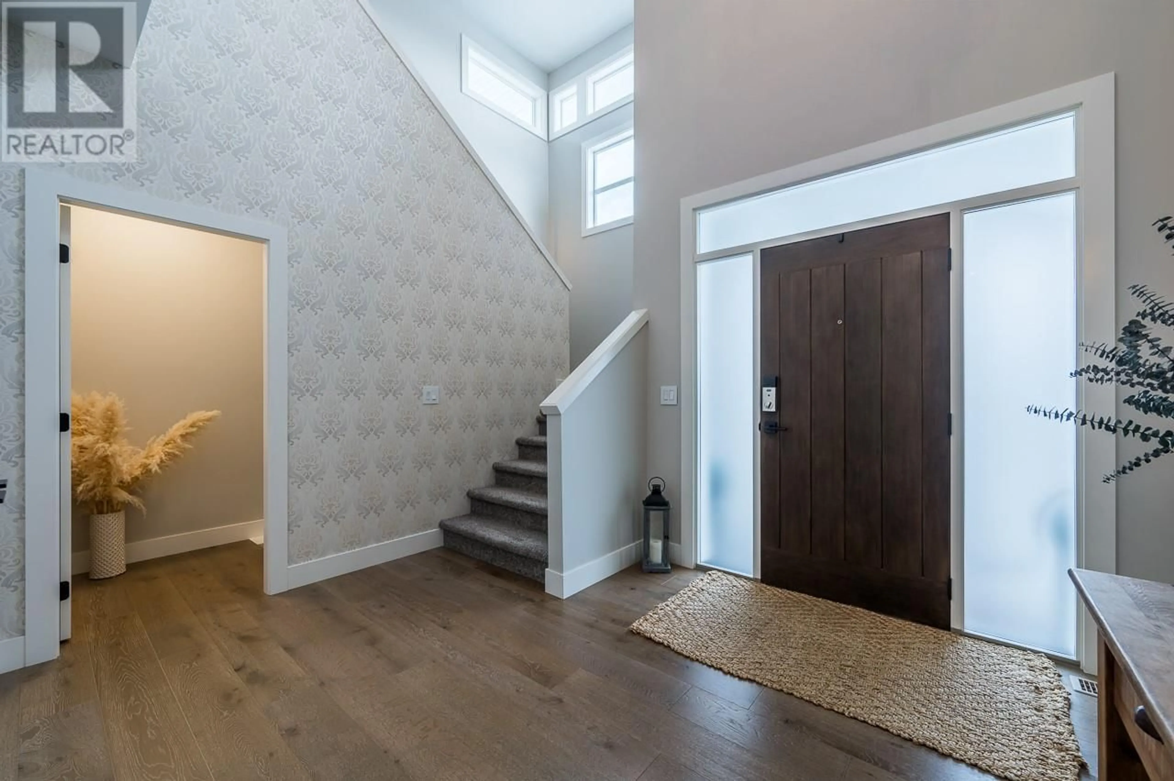 Indoor entryway, wood floors for 2644 WILLOWBRAE Drive, Kamloops British Columbia V1S2B2