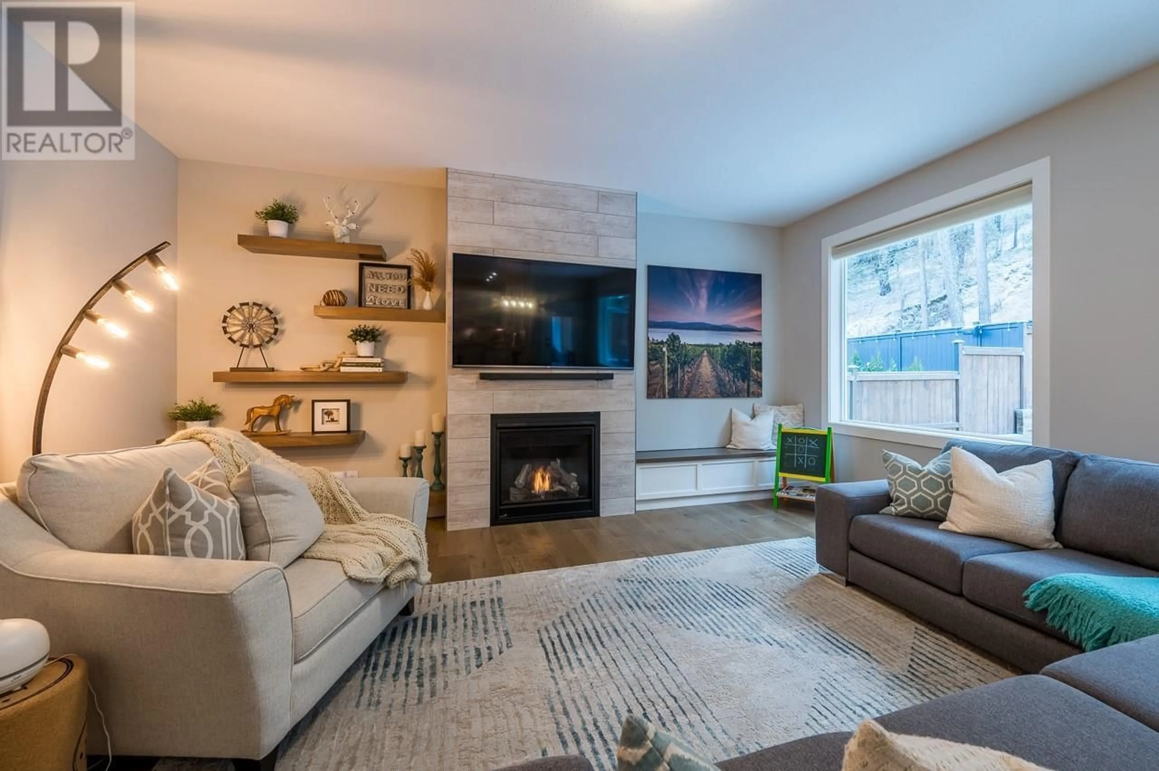 Living room, wood floors for 2644 WILLOWBRAE Drive, Kamloops British Columbia V1S2B2