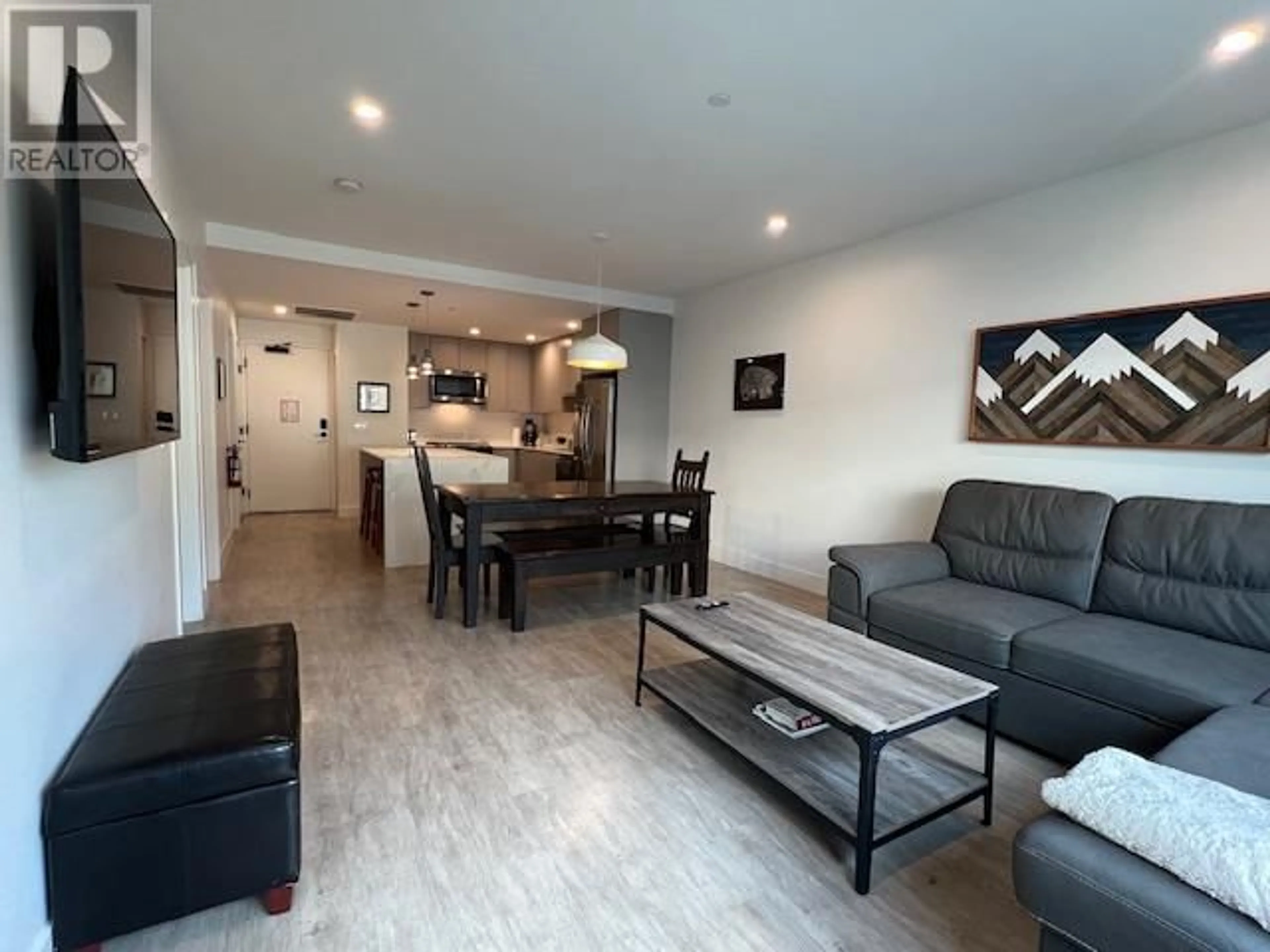 Open concept kitchen for 1701 Coursier Avenue Unit# 4304, Revelstoke British Columbia V0E2S0