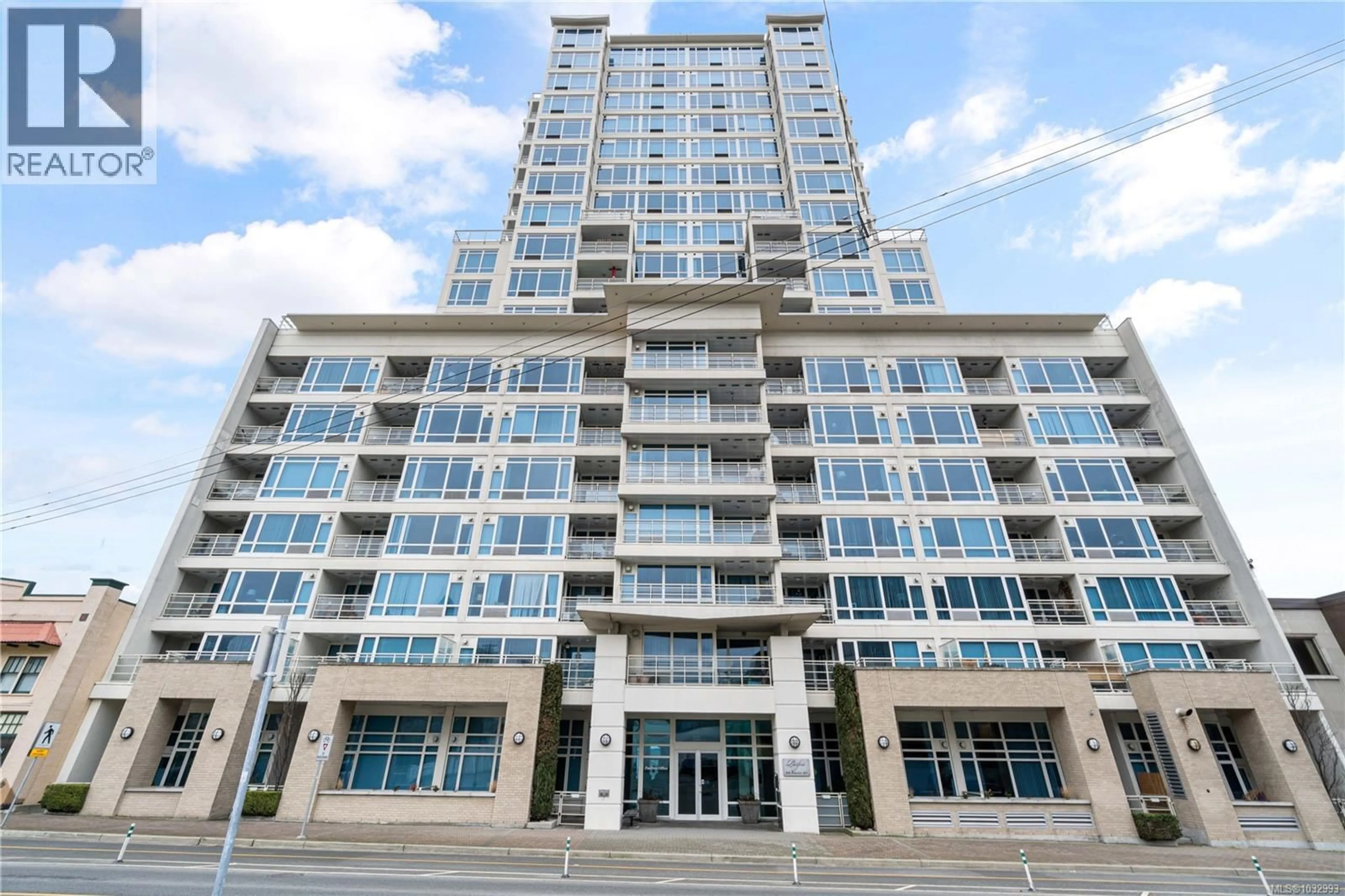 Indoor foyer for C02 - 38 FRONT STREET, Nanaimo British Columbia V9R0B8