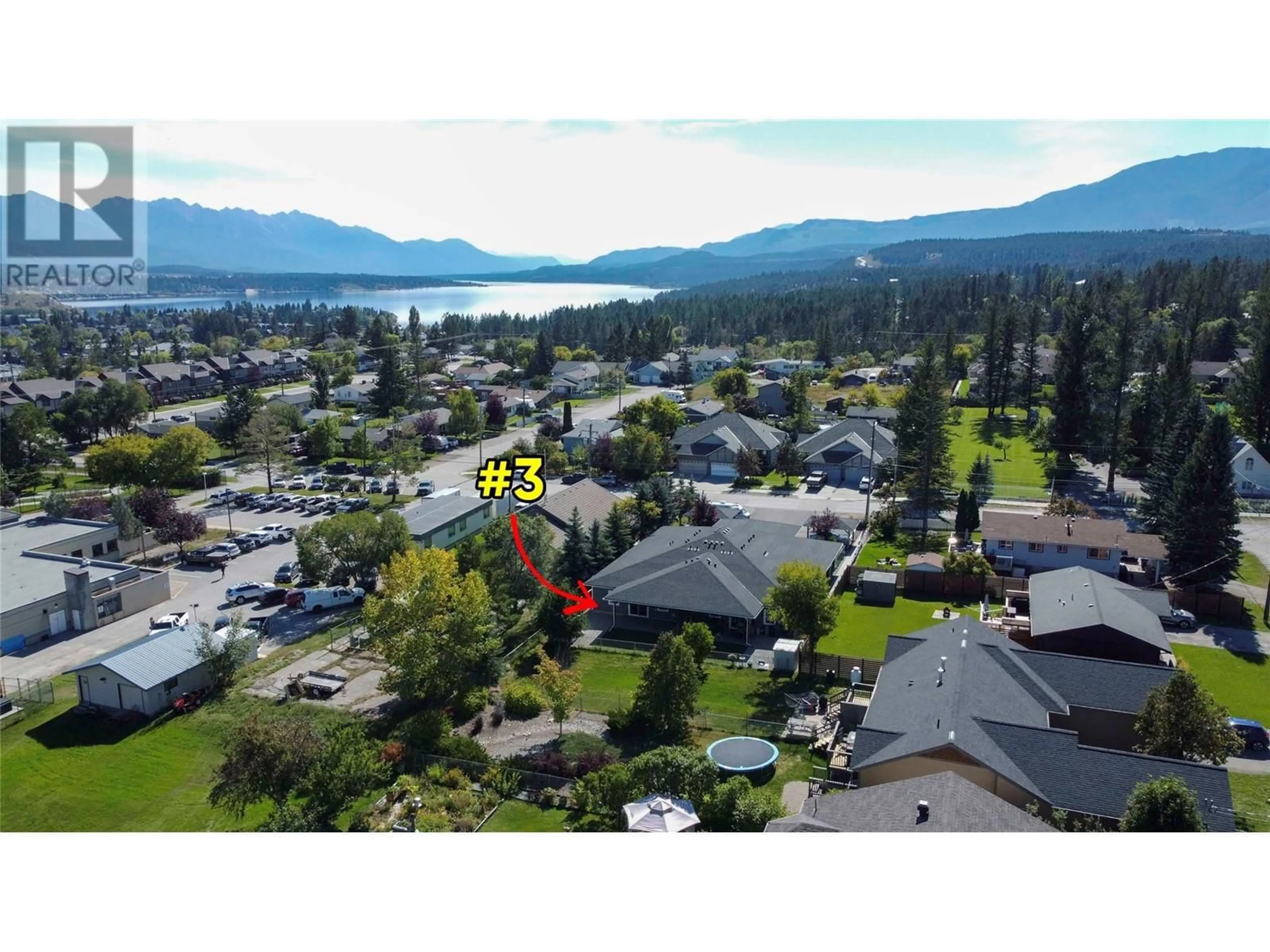 Frontside or backside of a home, the street view for 1118 10TH Street, Invermere British Columbia V0A1K0