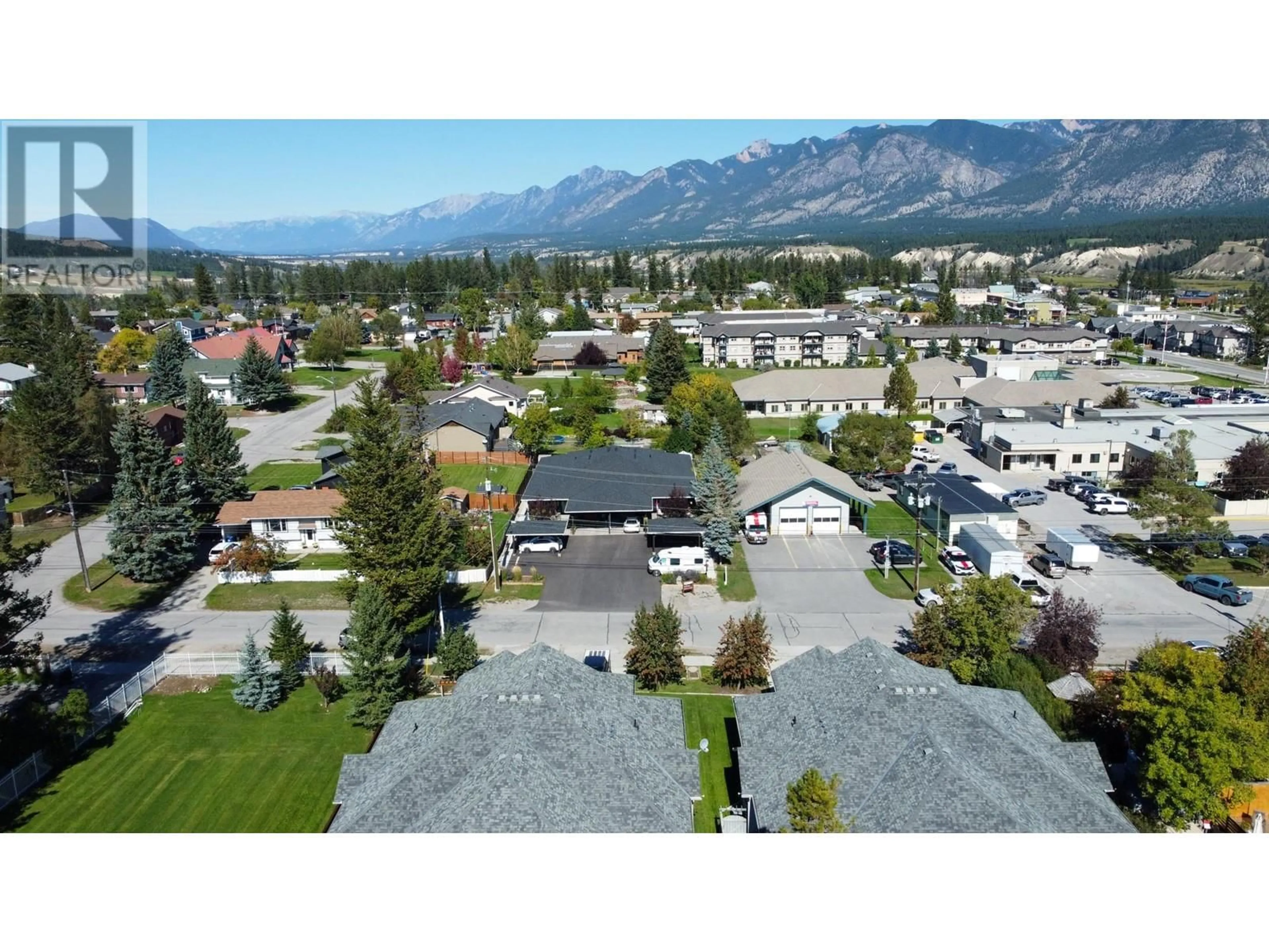 Frontside or backside of a home, the street view for 1118 10TH Street, Invermere British Columbia V0A1K0