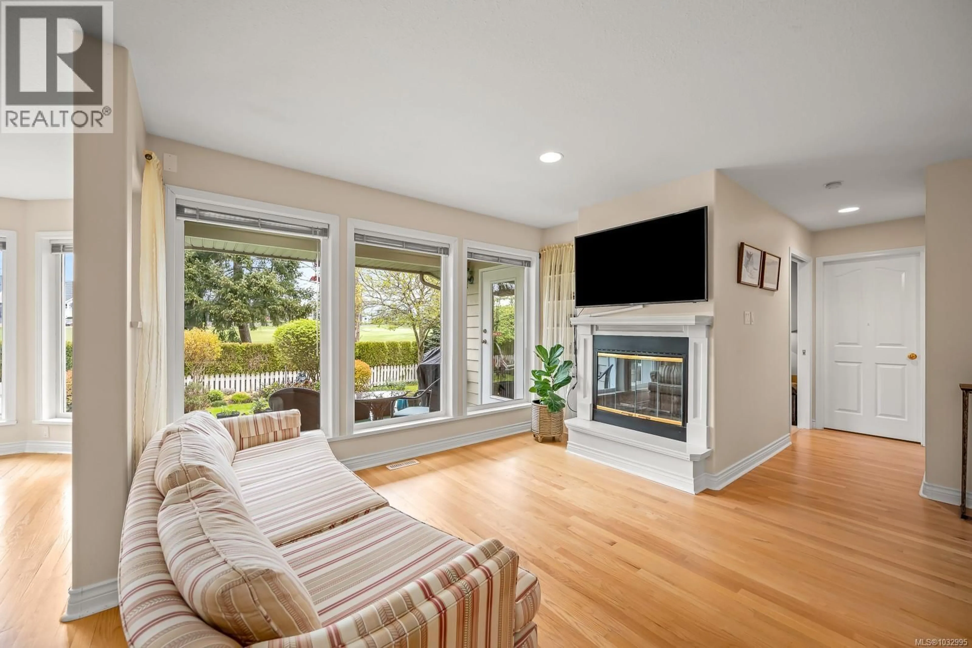 Living room with furniture, unknown for 2996 ROYAL VISTA WAY, Courtenay British Columbia V9N9X3