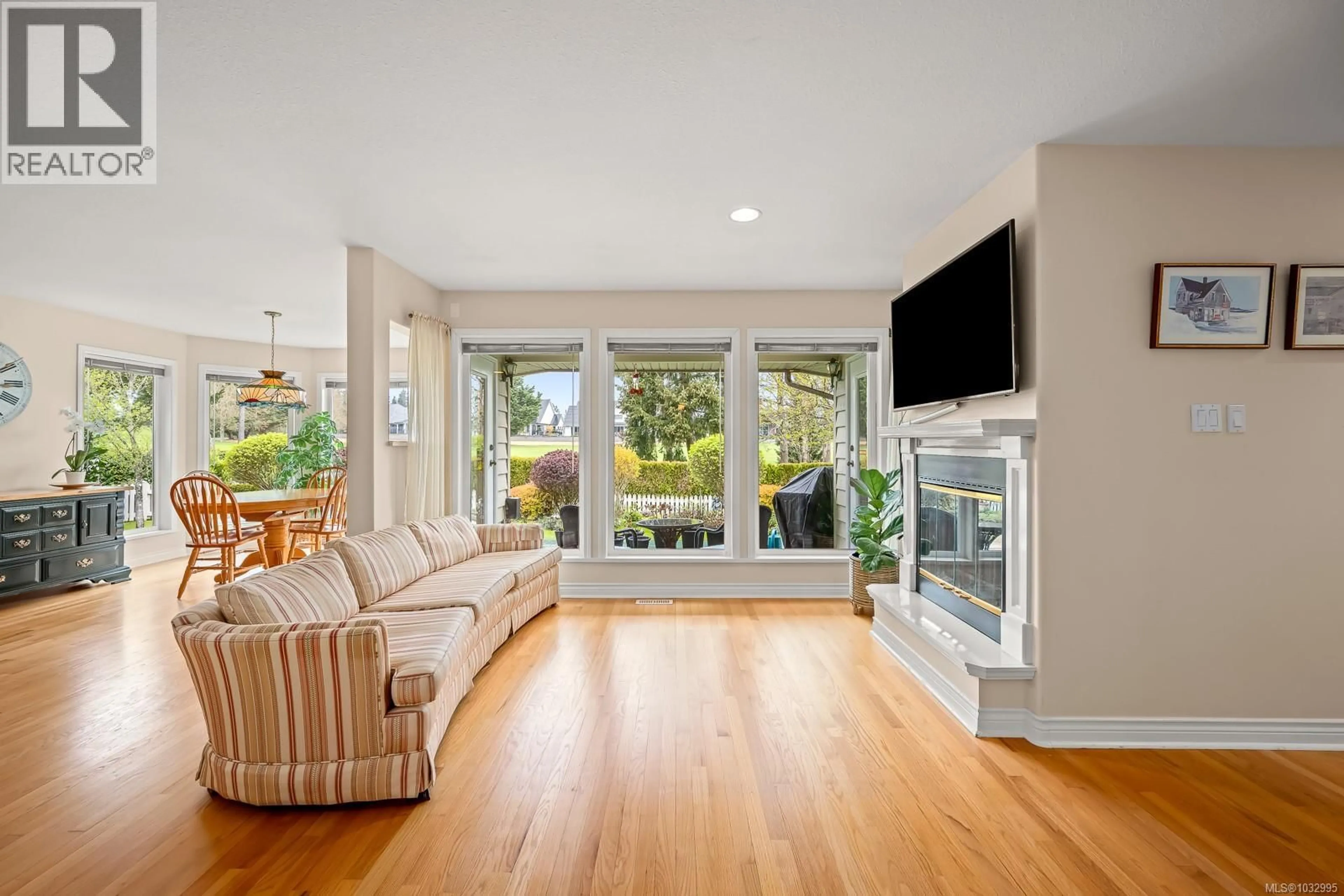 Living room with furniture, unknown for 2996 ROYAL VISTA WAY, Courtenay British Columbia V9N9X3