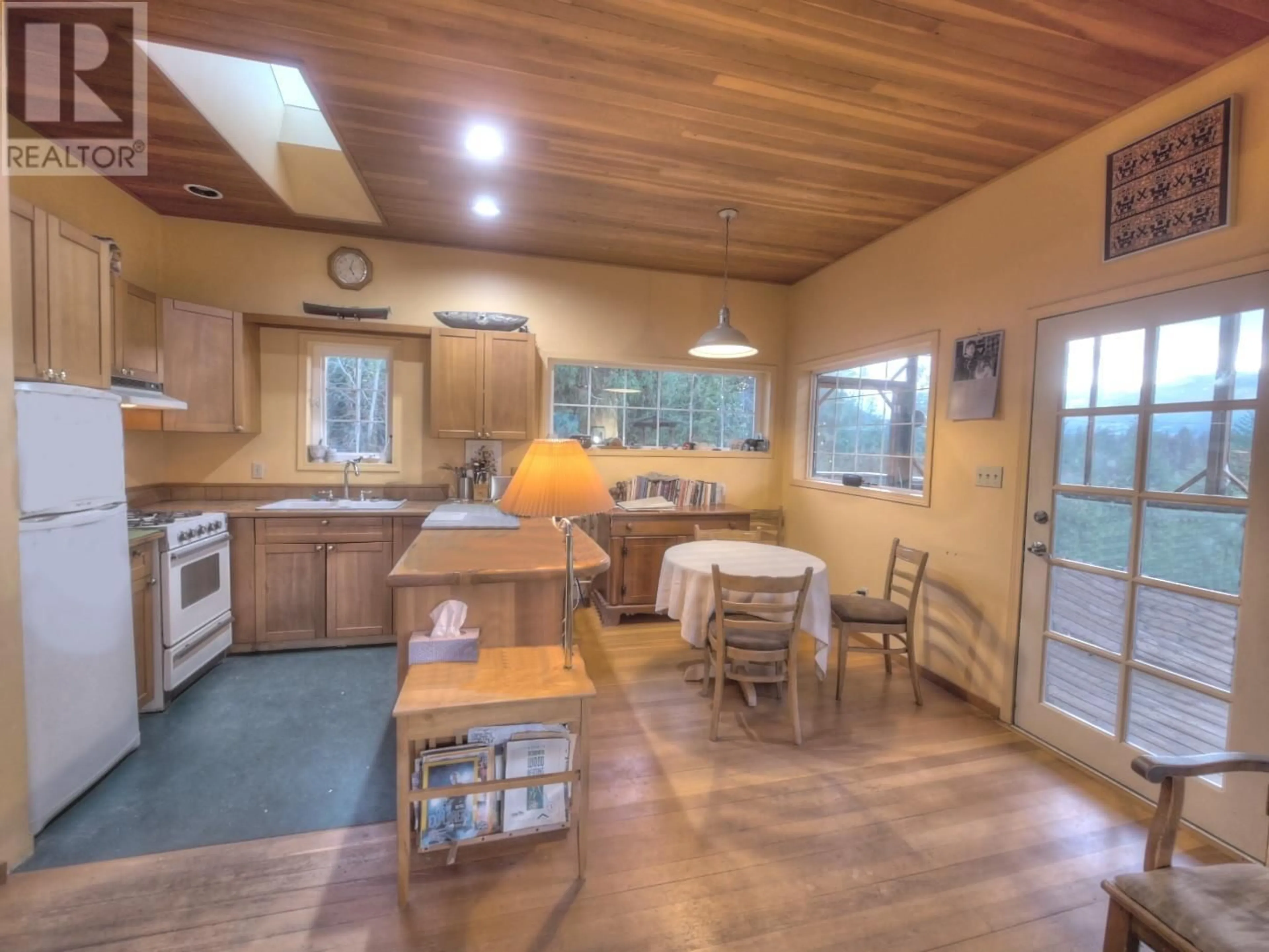 Open concept kitchen for 9155 Highway 6, Silverton British Columbia V0G1S0