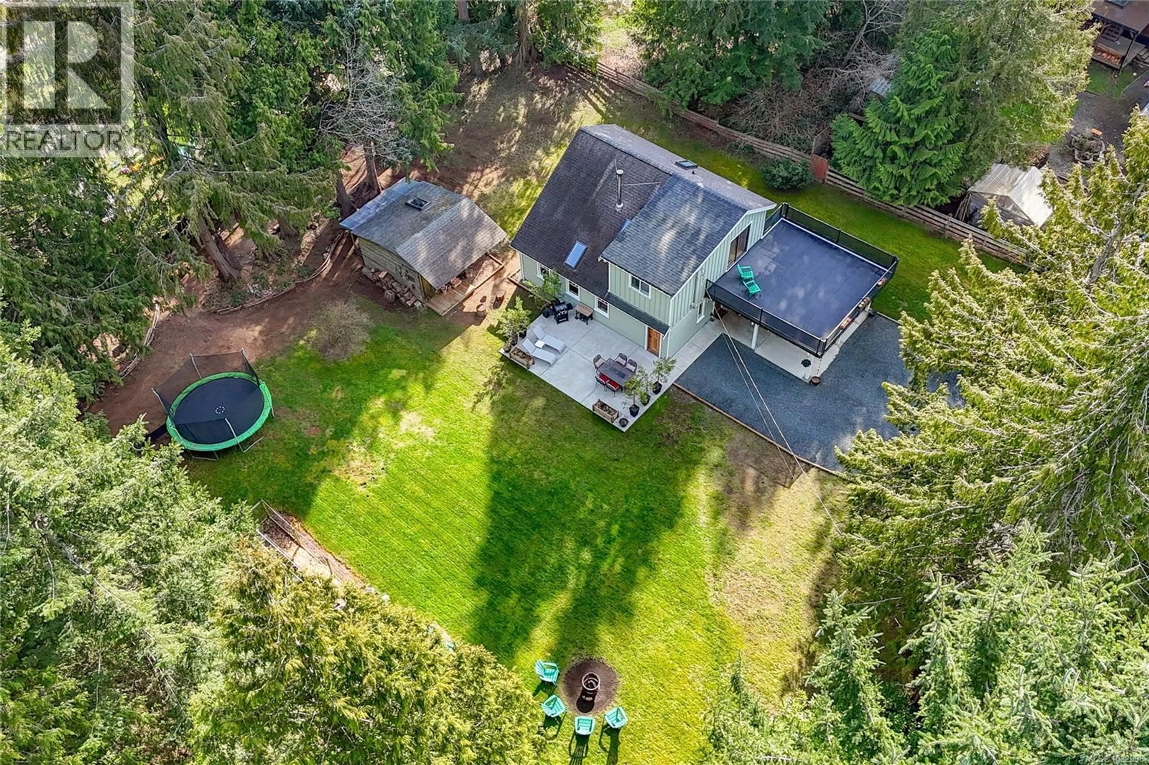 A pic from outside/outdoor area/front of a property/back of a property/a pic from drone, unknown for 864 CARSON ROAD, Whiskey Creek British Columbia V9K1V7