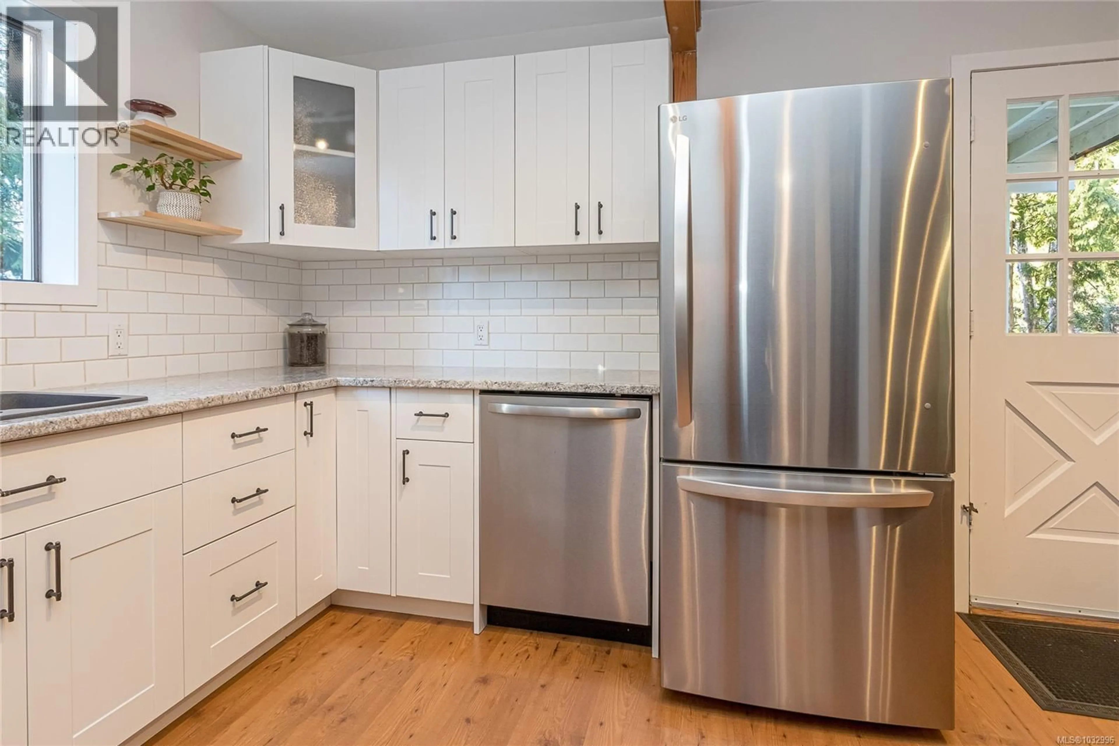 Standard kitchen, unknown for 864 CARSON ROAD, Whiskey Creek British Columbia V9K1V7