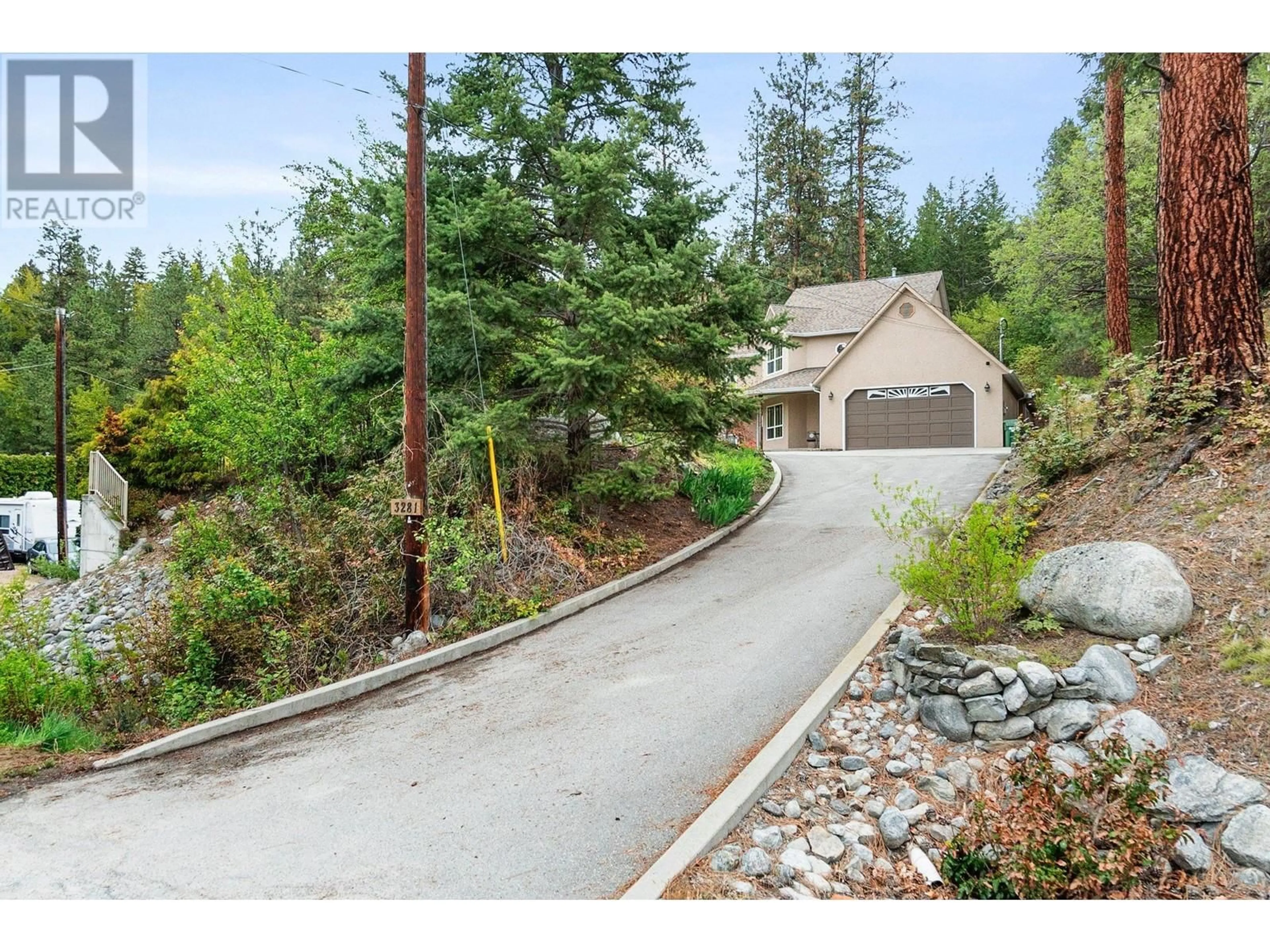 A pic from outside/outdoor area/front of a property/back of a property/a pic from drone, unknown for 3281 JUNIPER DRIVE, Naramata British Columbia V0H1N1