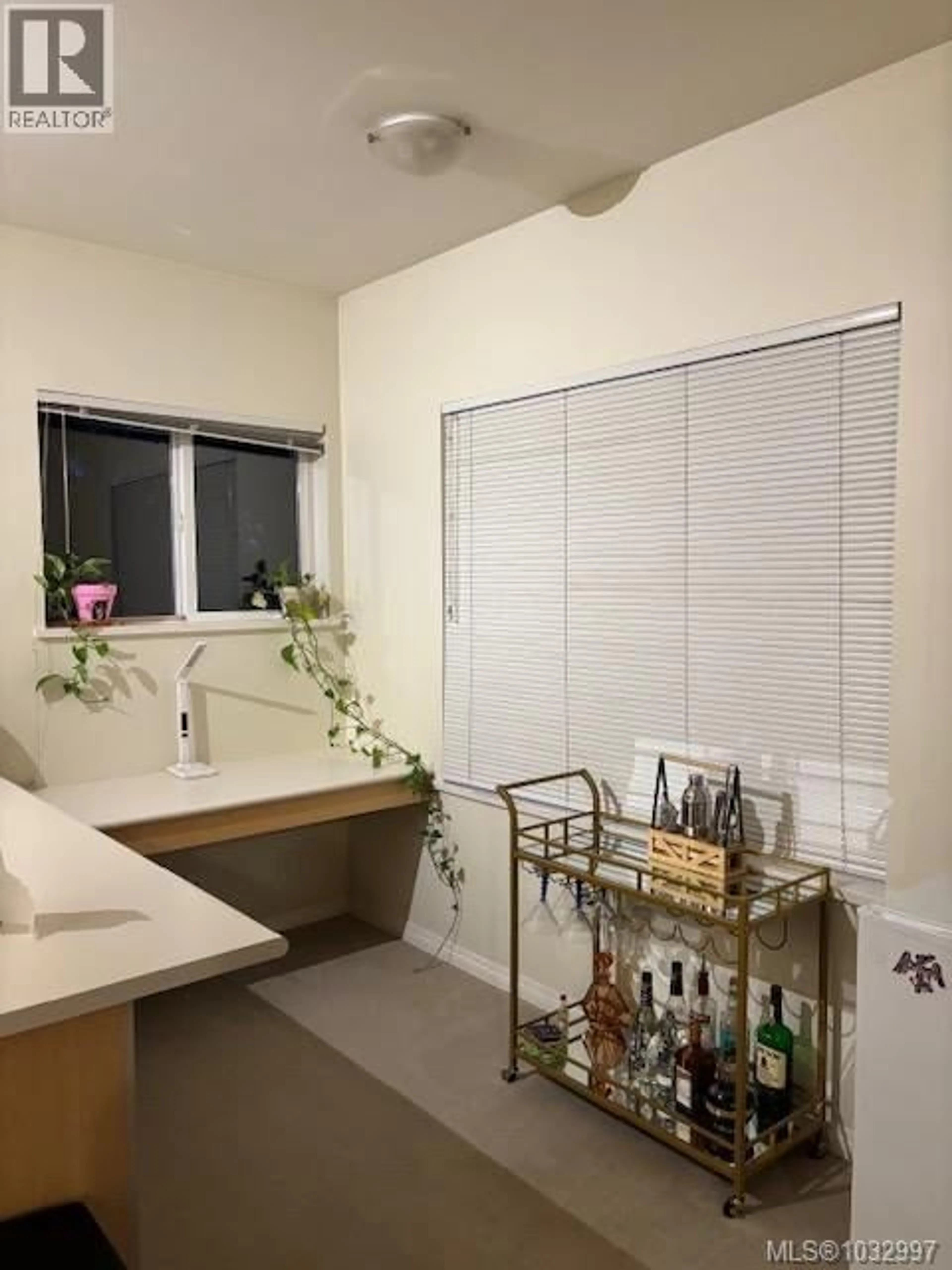 Contemporary bathroom, ceramic/tile floor for 207 - 1550 CHURCH AVENUE, Saanich British Columbia V8P2H1