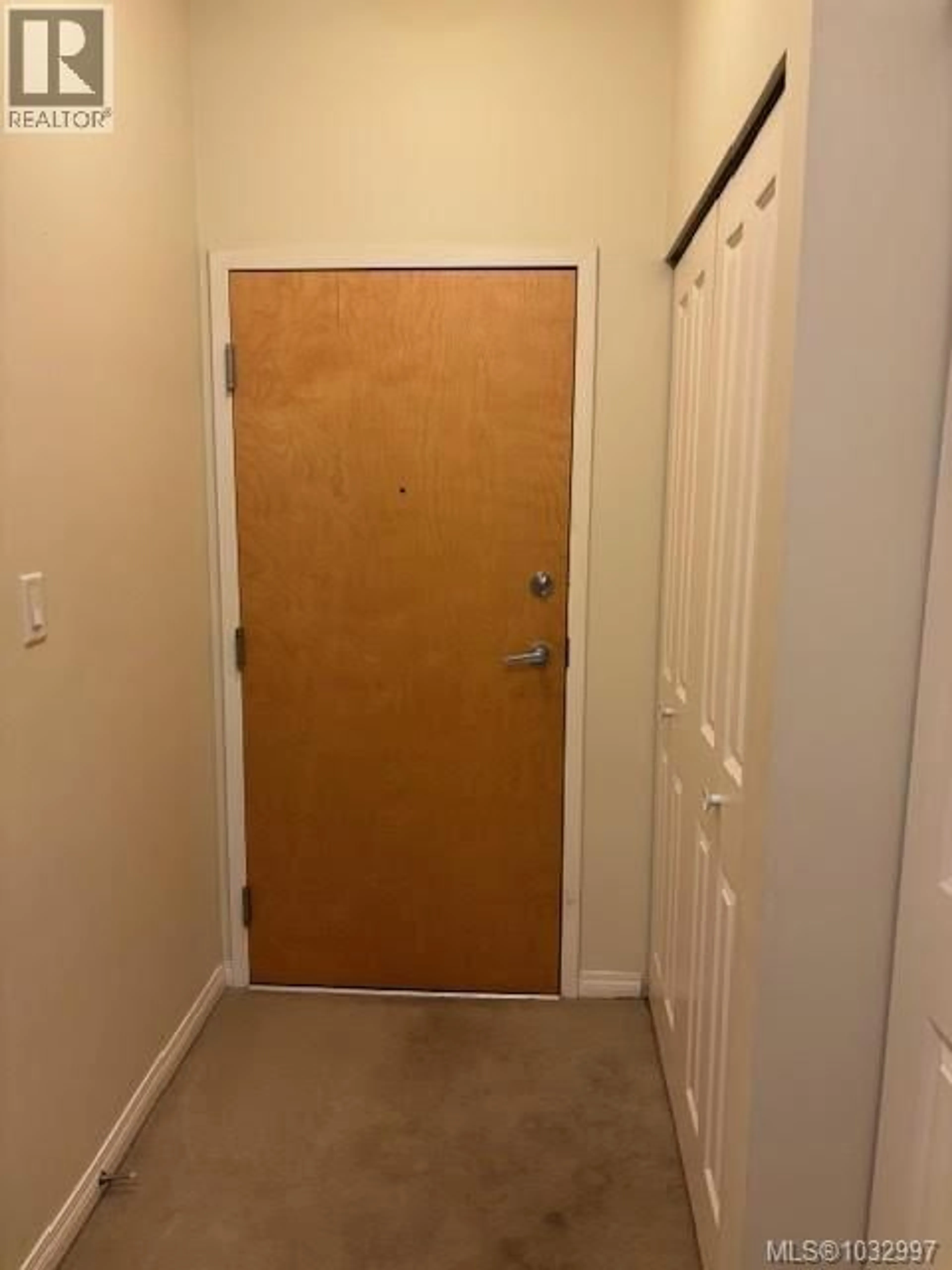 Unknown for 207 - 1550 CHURCH AVENUE, Saanich British Columbia V8P2H1