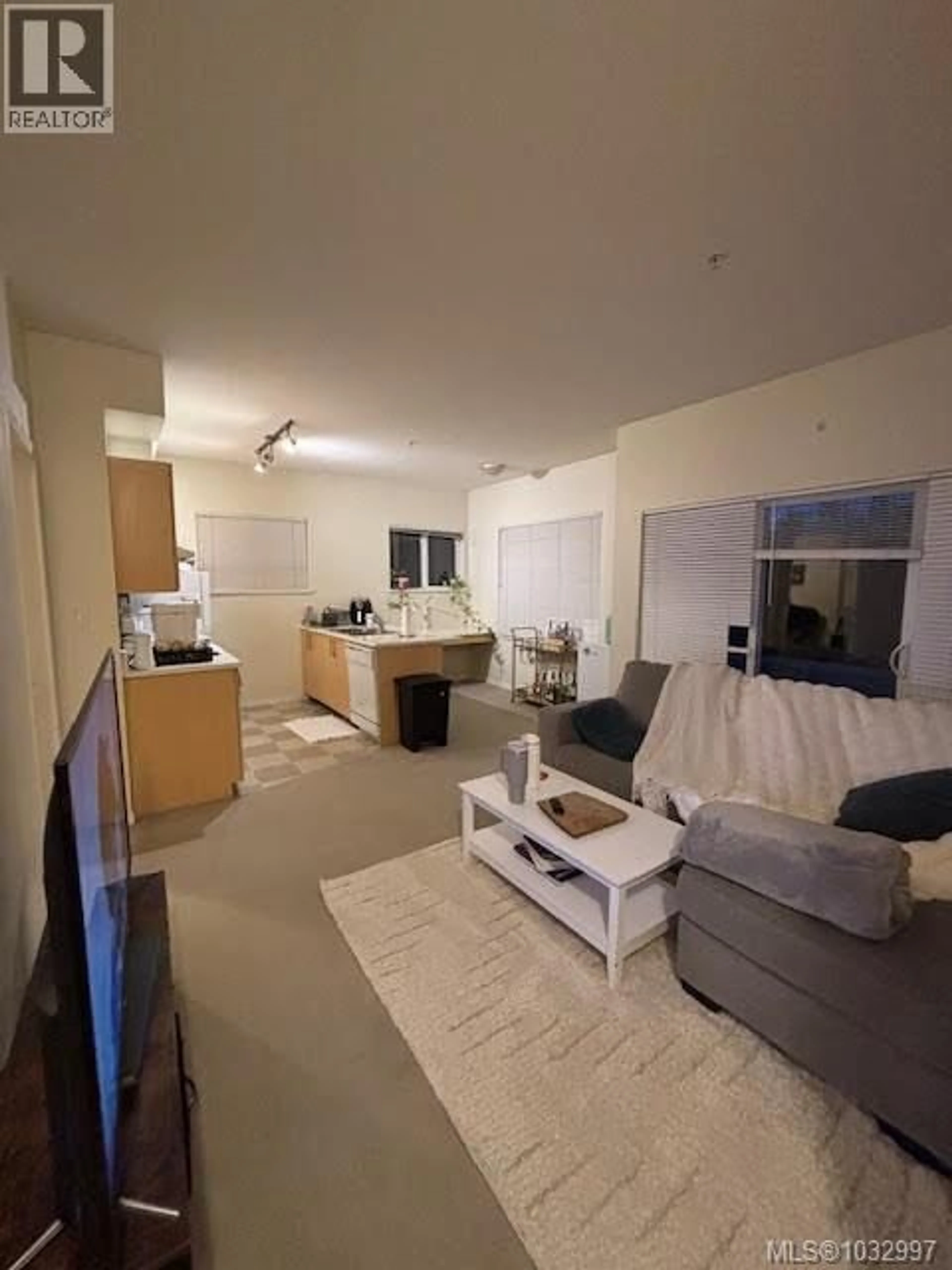 A pic of a room for 207 - 1550 CHURCH AVENUE, Saanich British Columbia V8P2H1