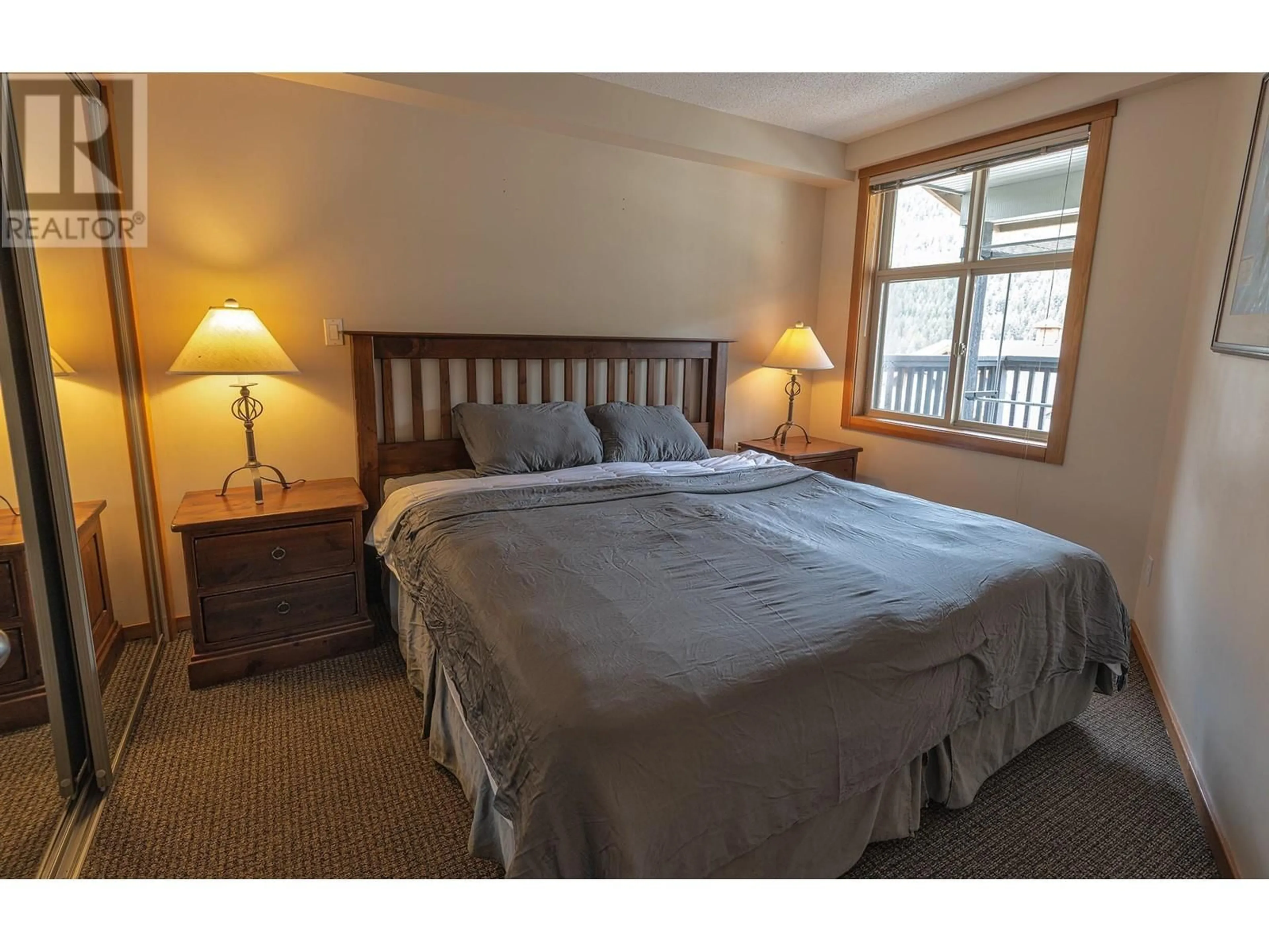 Bedroom with bed, unknown for 306 - 2050 SUMMIT DRIVE OTHER, Panorama British Columbia V0A1T0