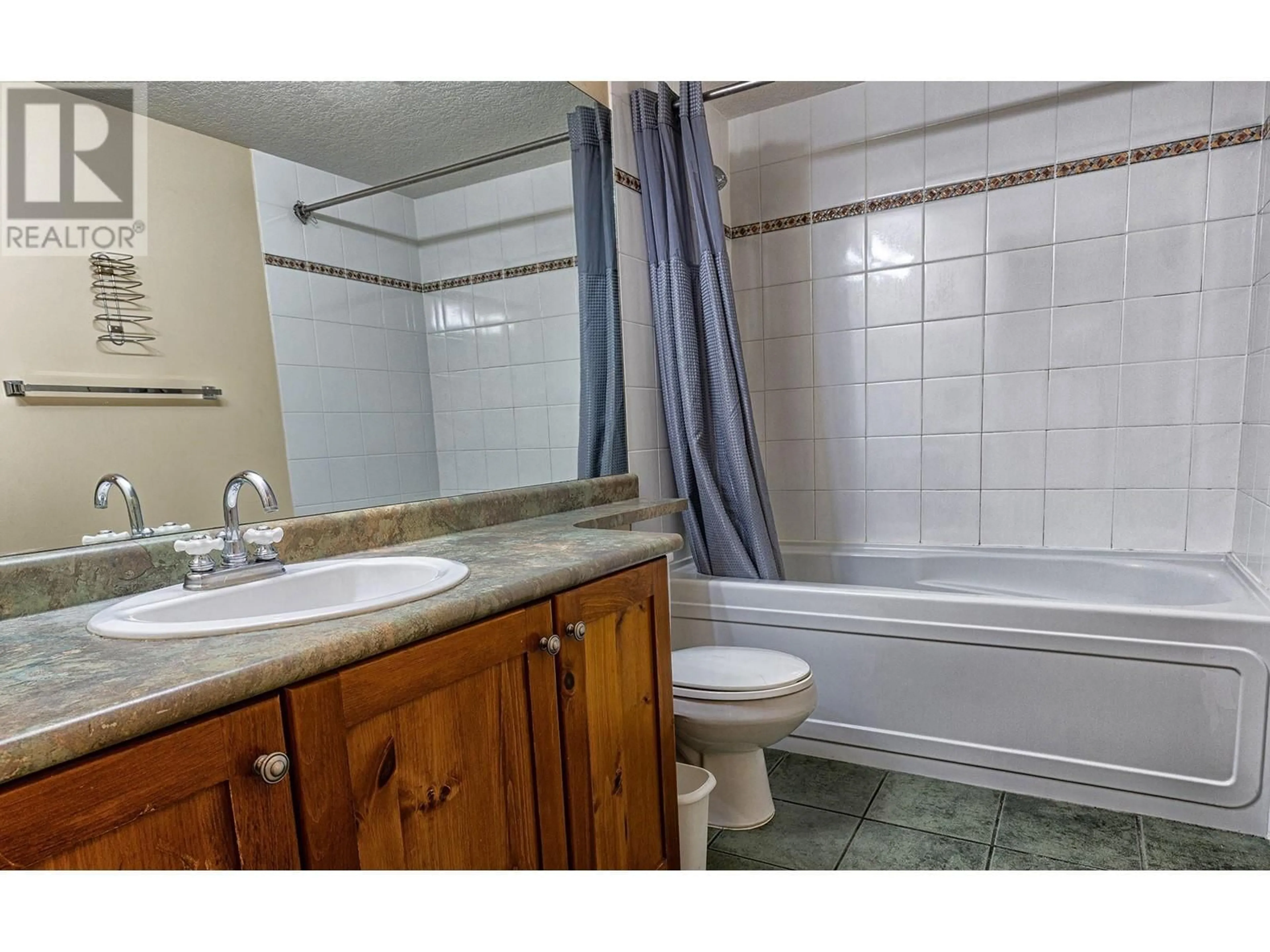 Standard bathroom, ceramic/tile floor for 306 - 2050 SUMMIT DRIVE OTHER, Panorama British Columbia V0A1T0