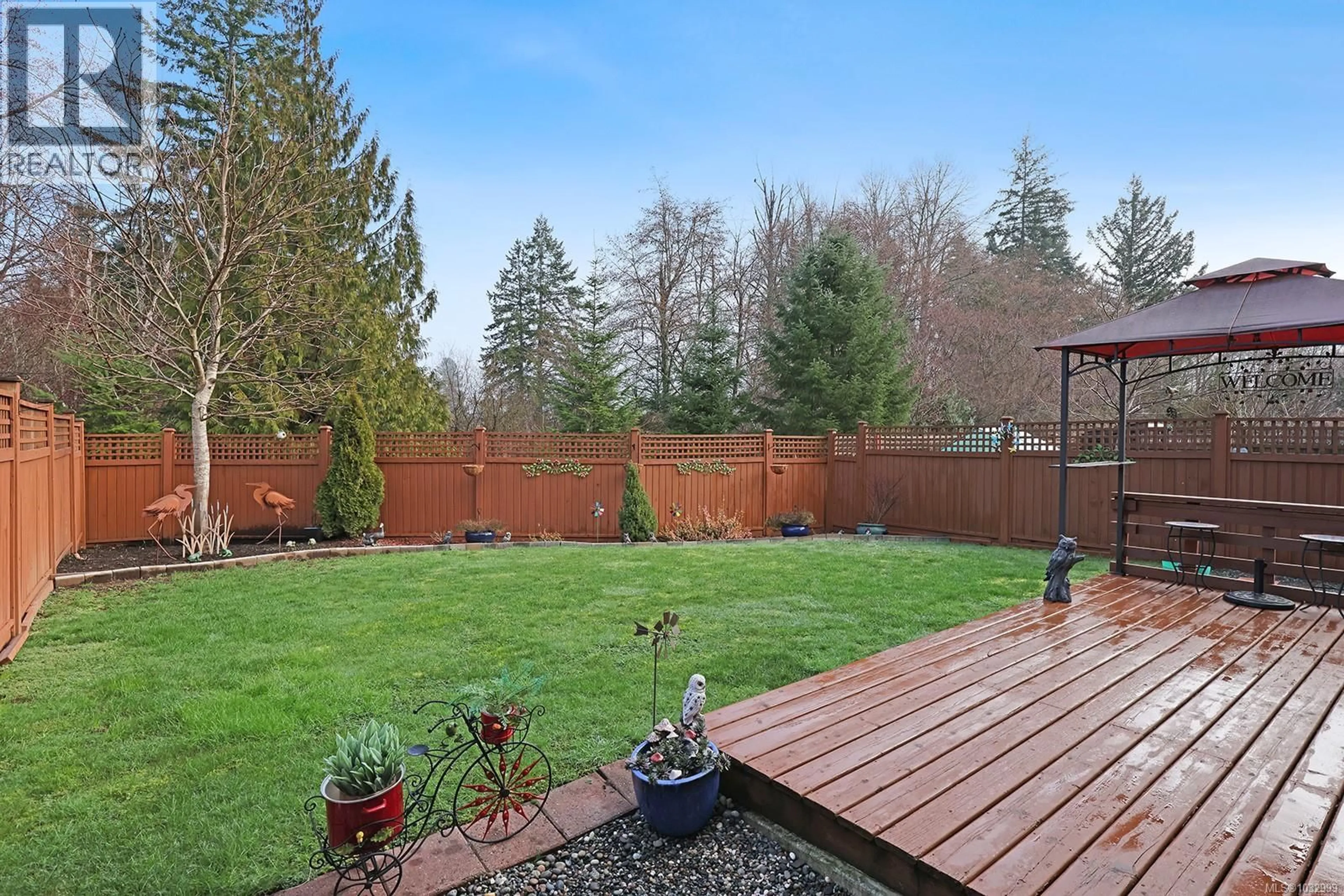 Patio, forest/trees view for 4 - 2112 CUMBERLAND ROAD, Courtenay British Columbia V9N2E9