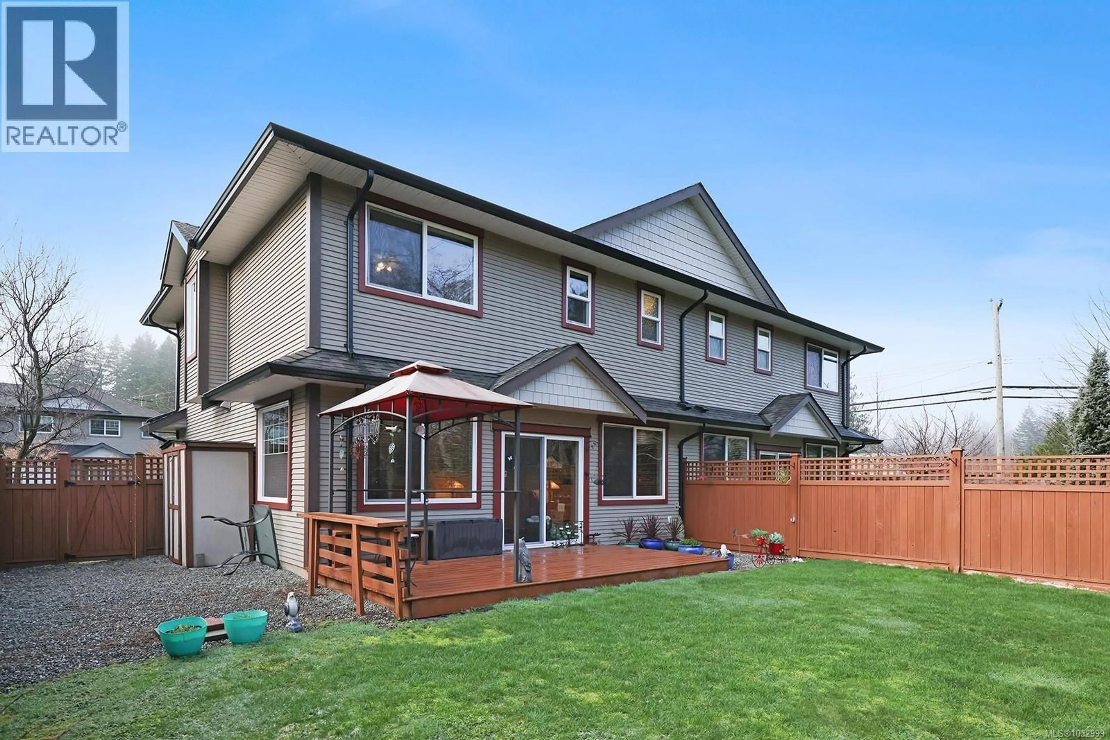 Home with vinyl exterior material, unknown for 4 - 2112 CUMBERLAND ROAD, Courtenay British Columbia V9N2E9