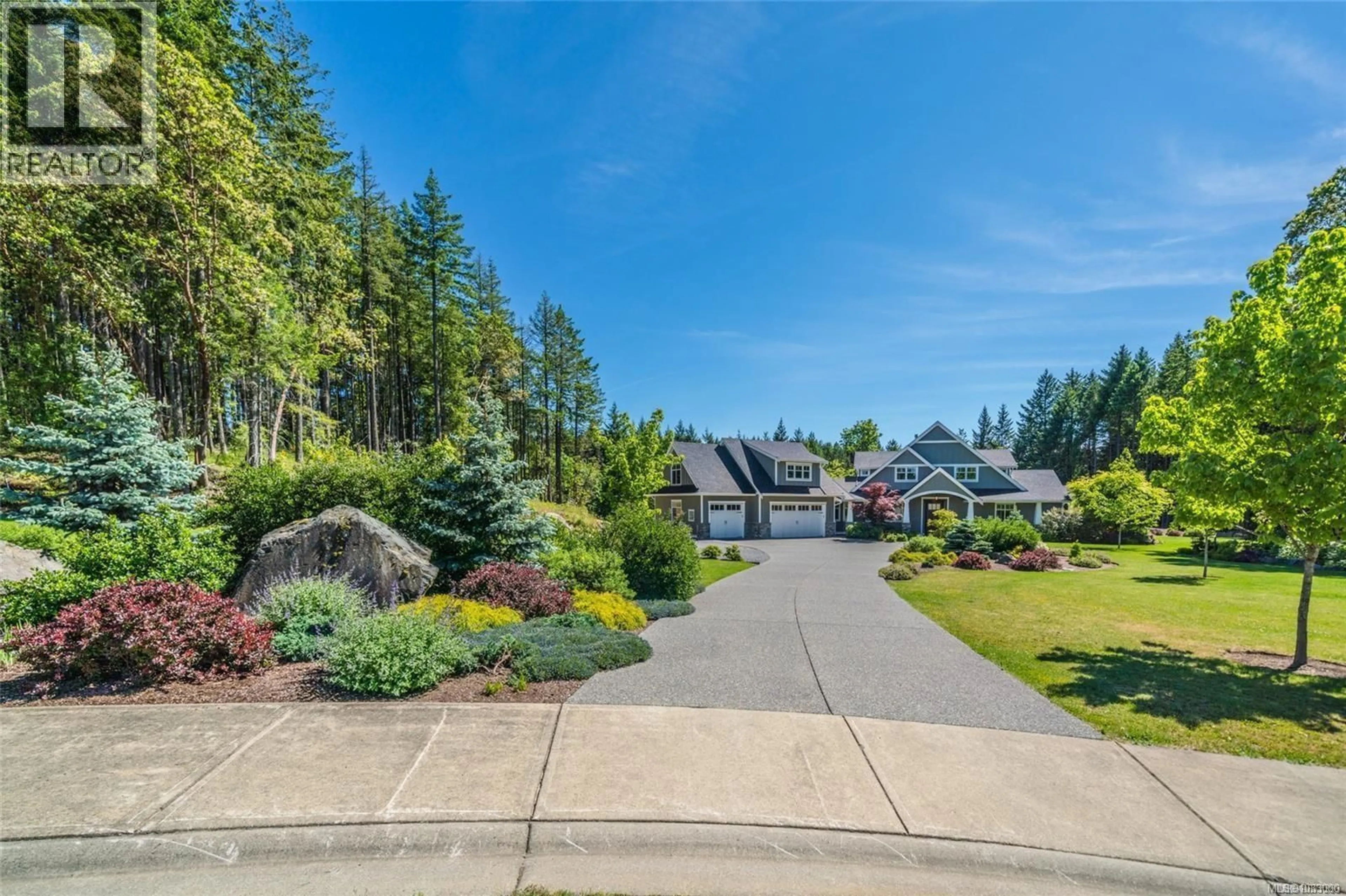 A pic from outside/outdoor area/front of a property/back of a property/a pic from drone, unknown for 1432 KAZ COURT, Nanaimo British Columbia V9R0B4