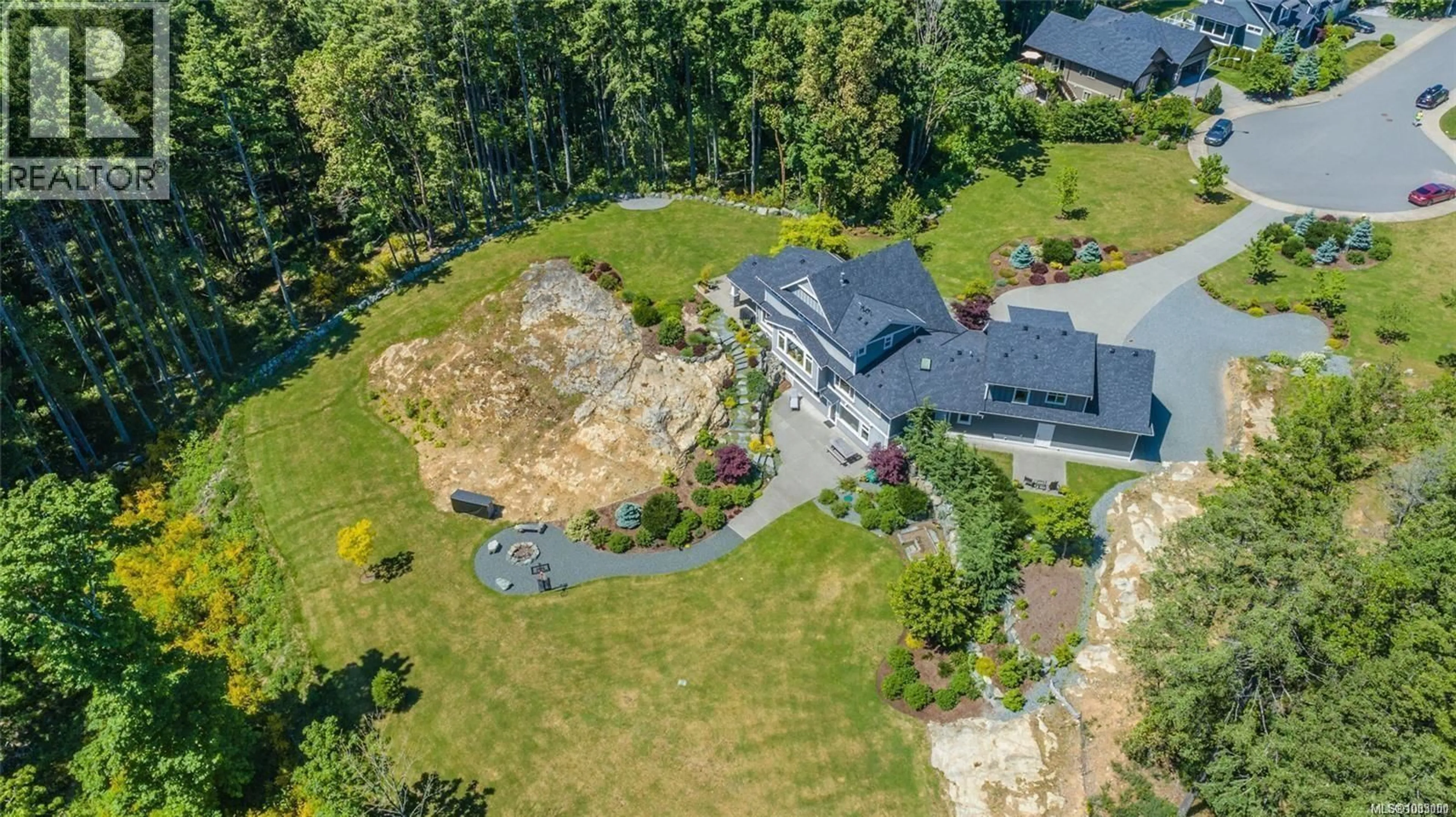 A pic from outside/outdoor area/front of a property/back of a property/a pic from drone, unknown for 1432 KAZ COURT, Nanaimo British Columbia V9R0B4