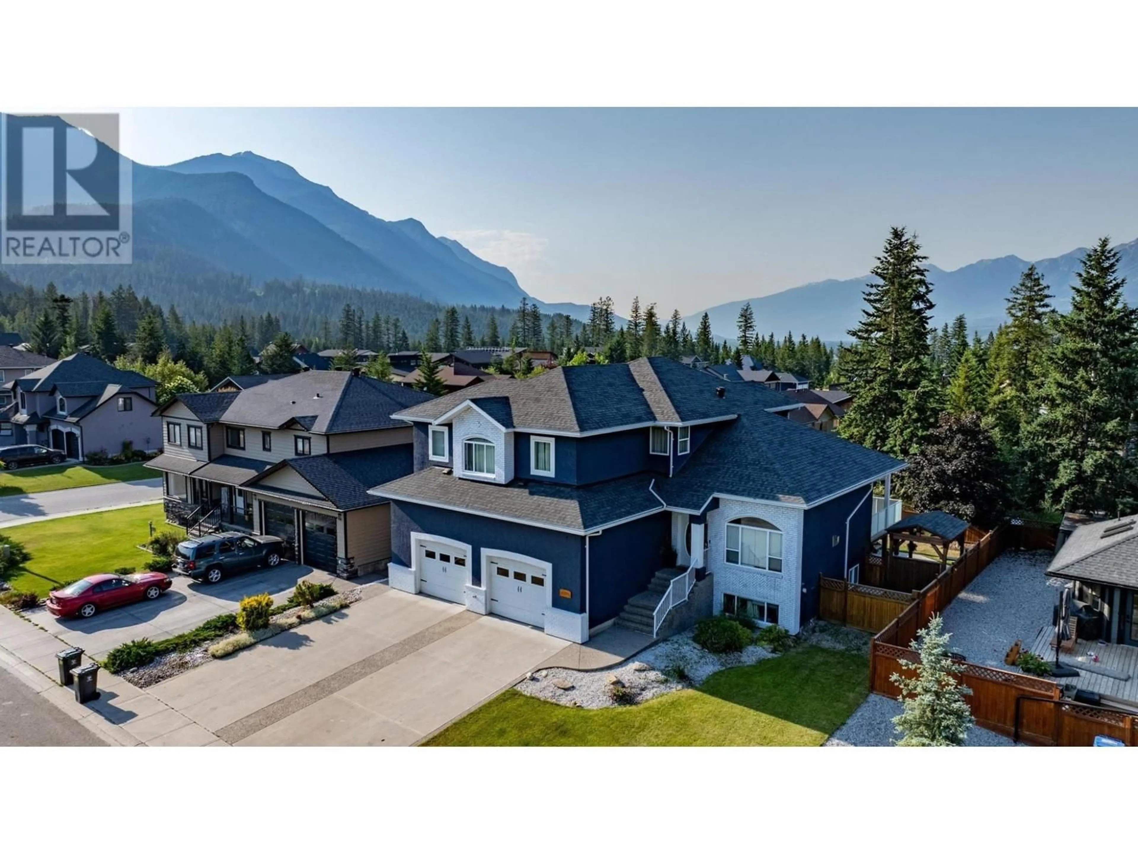 Frontside or backside of a home, mountain for 1504 POPLAR Street, Golden British Columbia V0A1H0