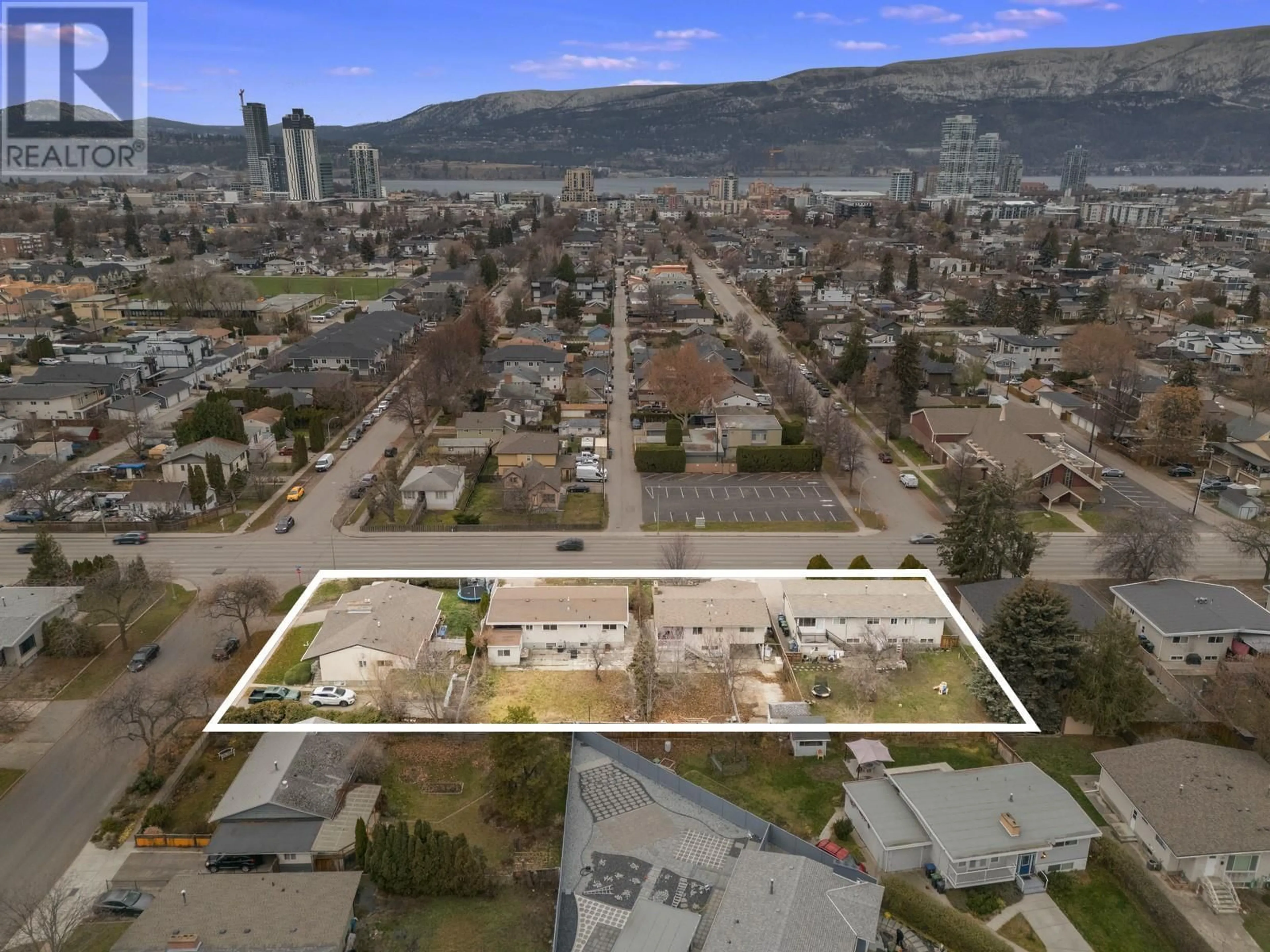 A pic from outside/outdoor area/front of a property/back of a property/a pic from drone, unknown for 1395 GORDON DRIVE, Kelowna British Columbia V1Y3E9