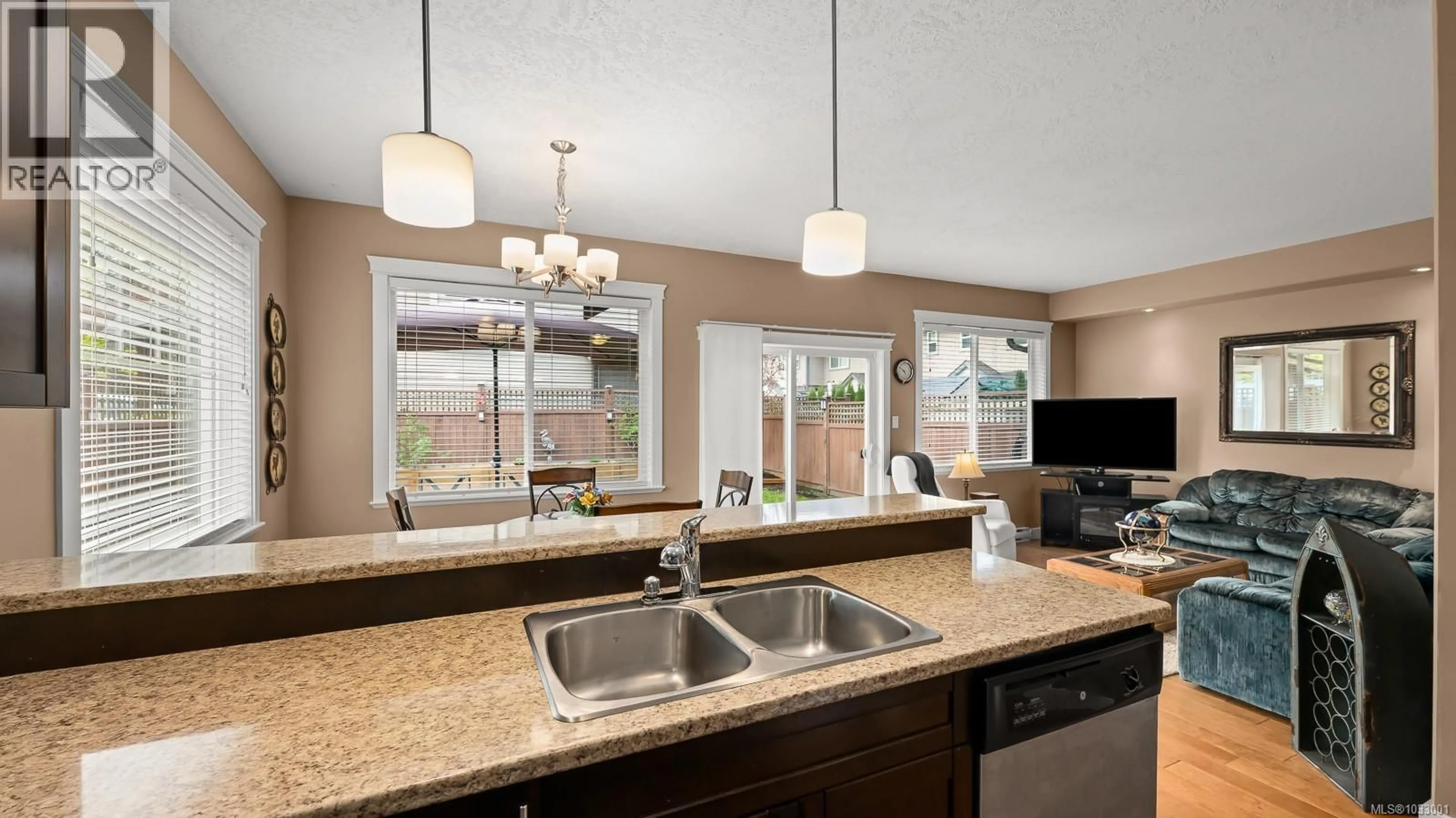 Open concept kitchen, ceramic/tile floor for 13 - 2112 CUMBERLAND ROAD, Courtenay British Columbia V9N2E9