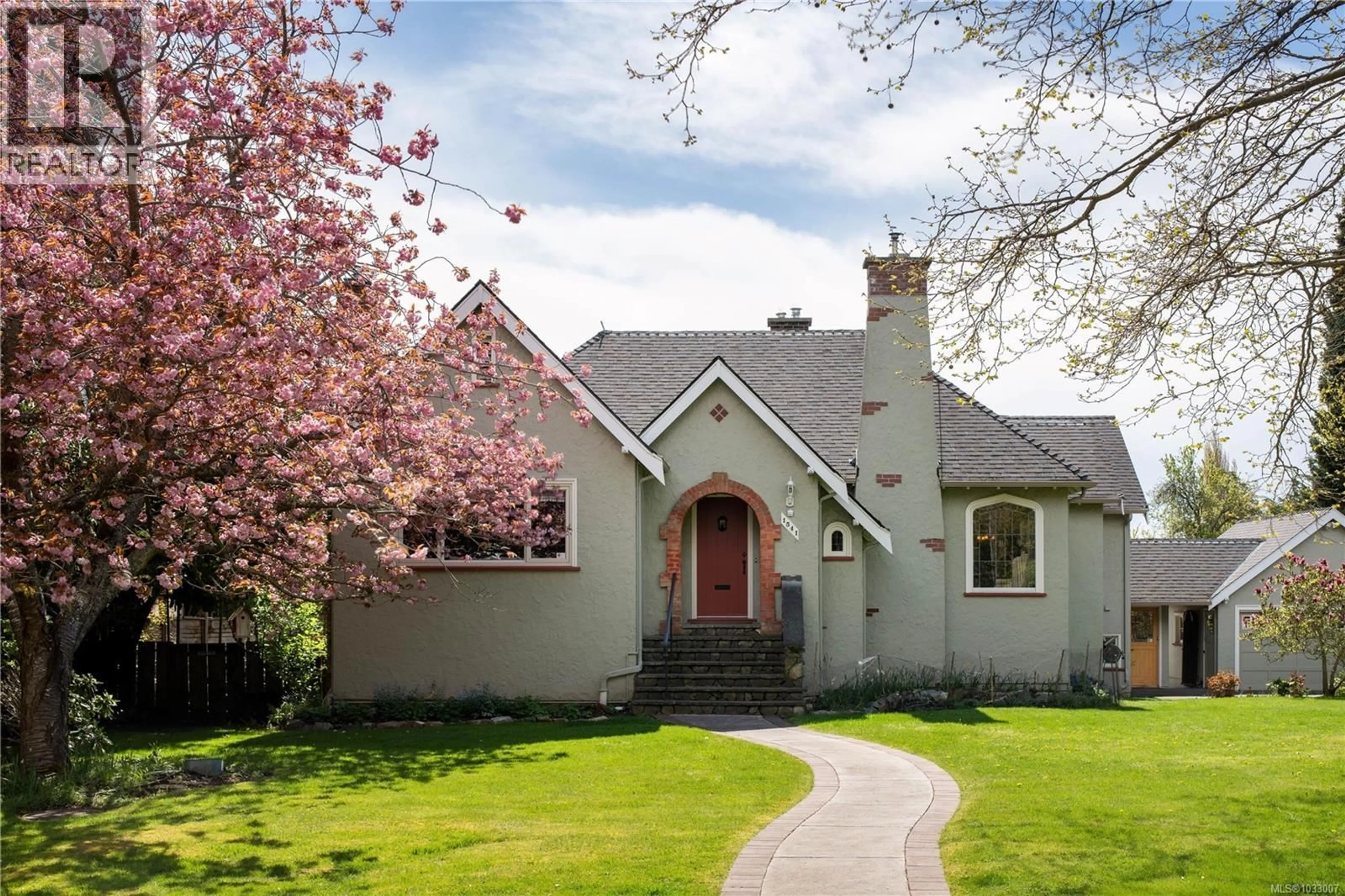 Home with brick exterior material, street for 1541 DESPARD AVENUE, Victoria British Columbia V8S1T2