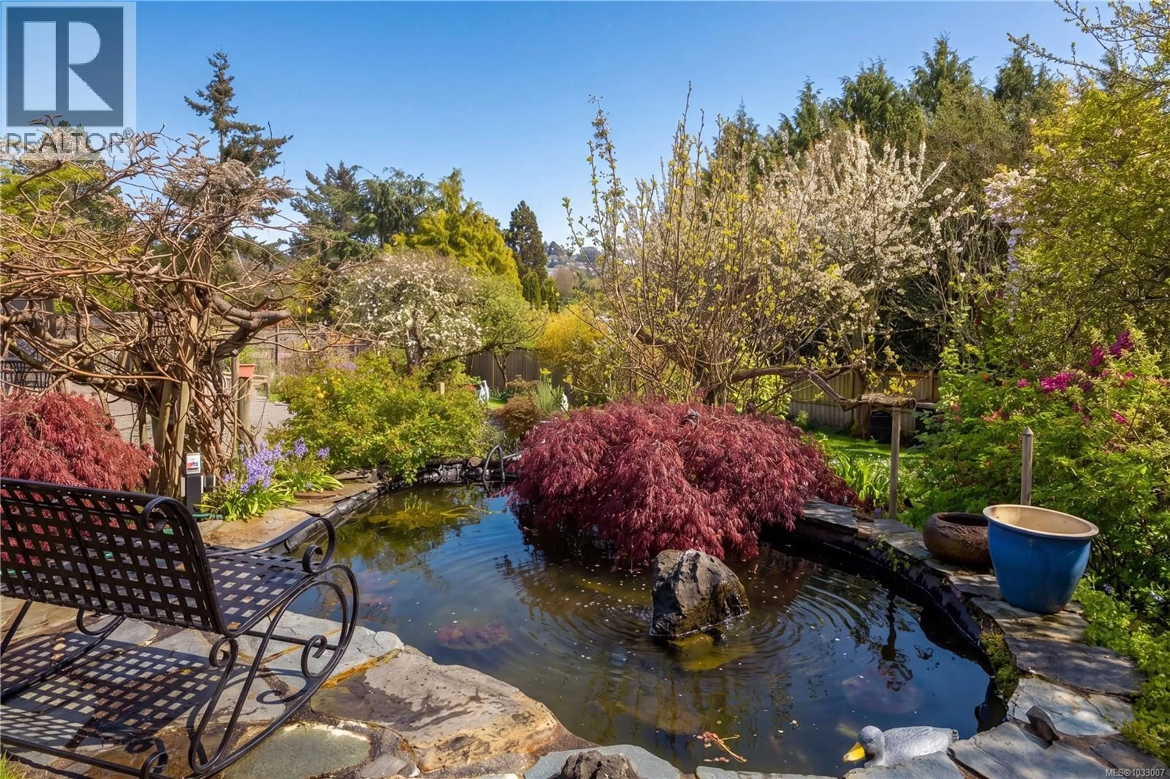 Patio, water/lake/river/ocean view for 1541 DESPARD AVENUE, Victoria British Columbia V8S1T2