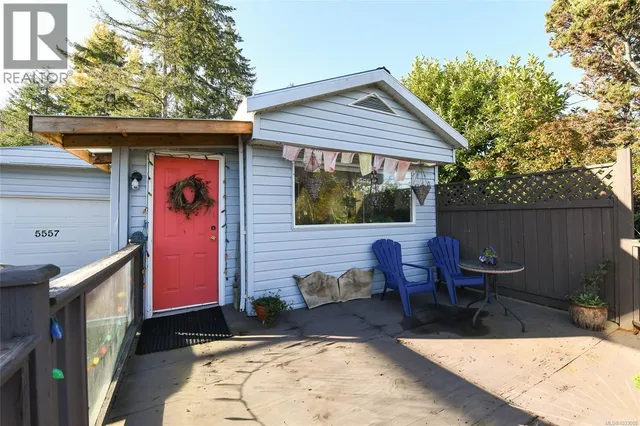 5557 HORNE STREET, Union Bay 5