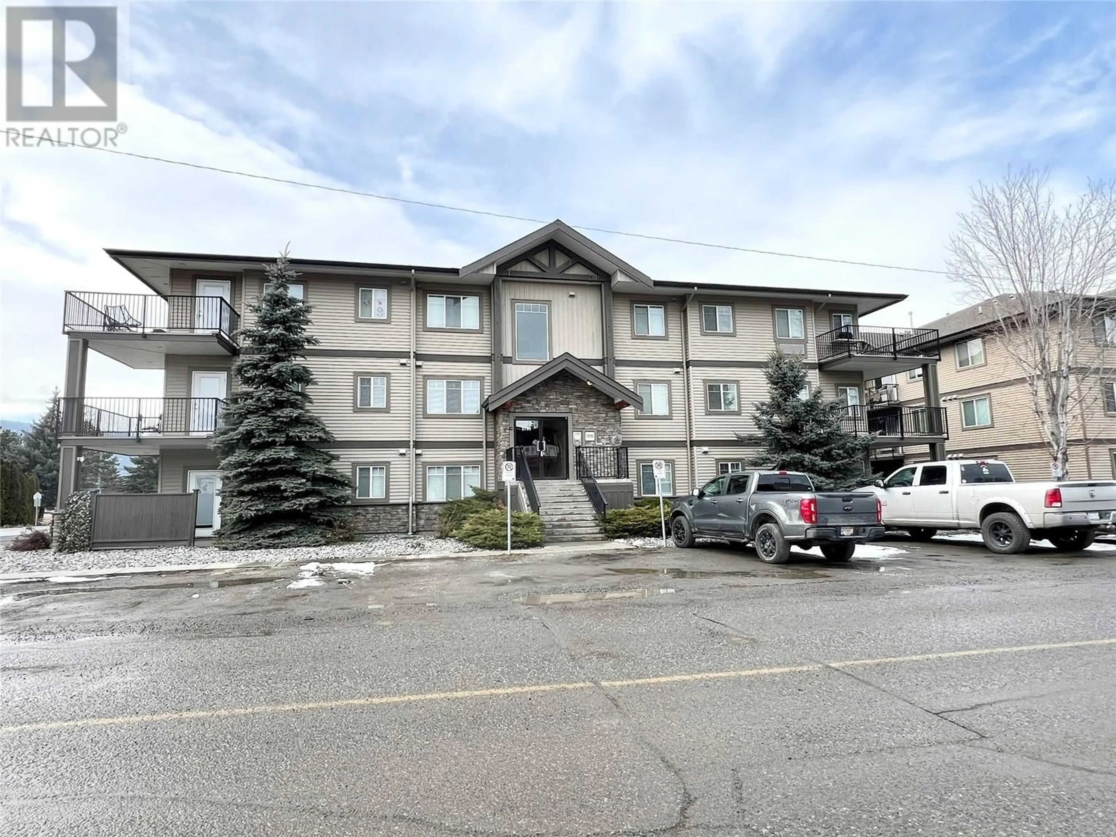 A pic from exterior of the house or condo, the front or back of building for 2799 CLAPPERTON Avenue Unit# 206, Merritt British Columbia V1K1A2